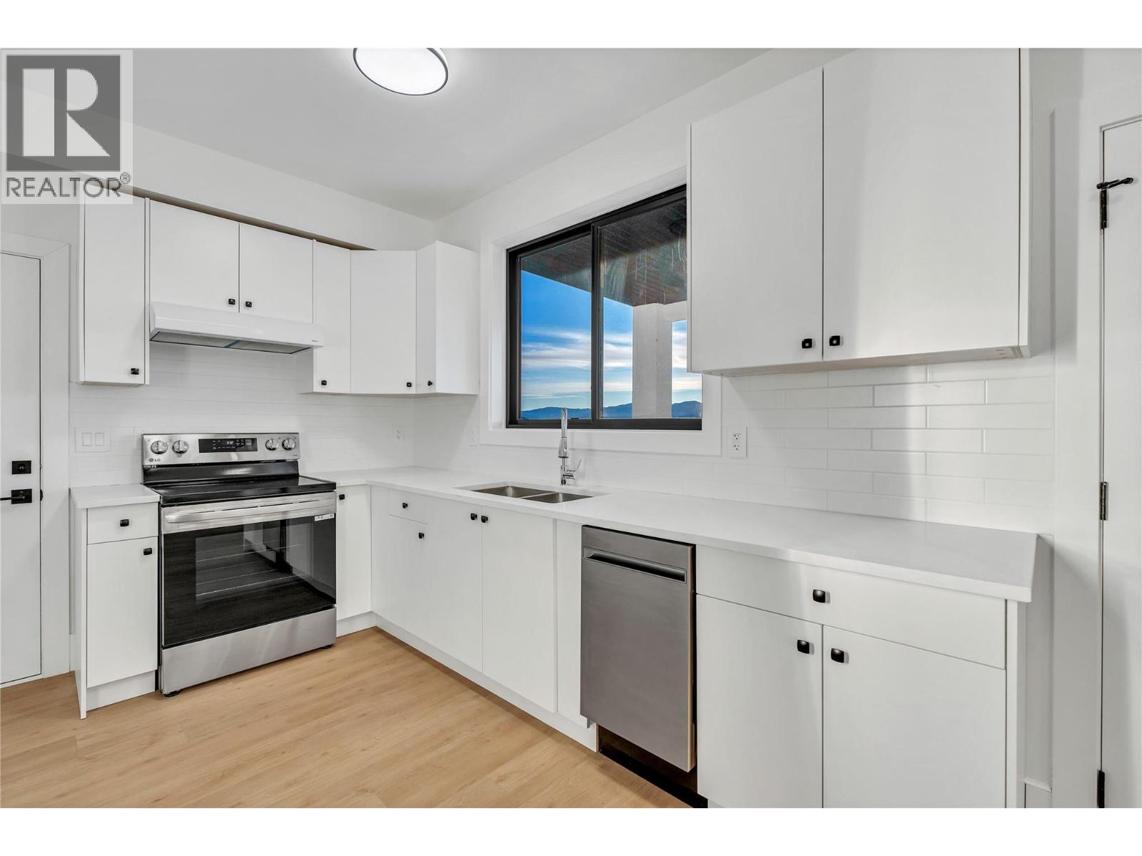 1077 Antler Drive, Penticton, British Columbia  V2A 9G6 - Photo 29 - 10375019