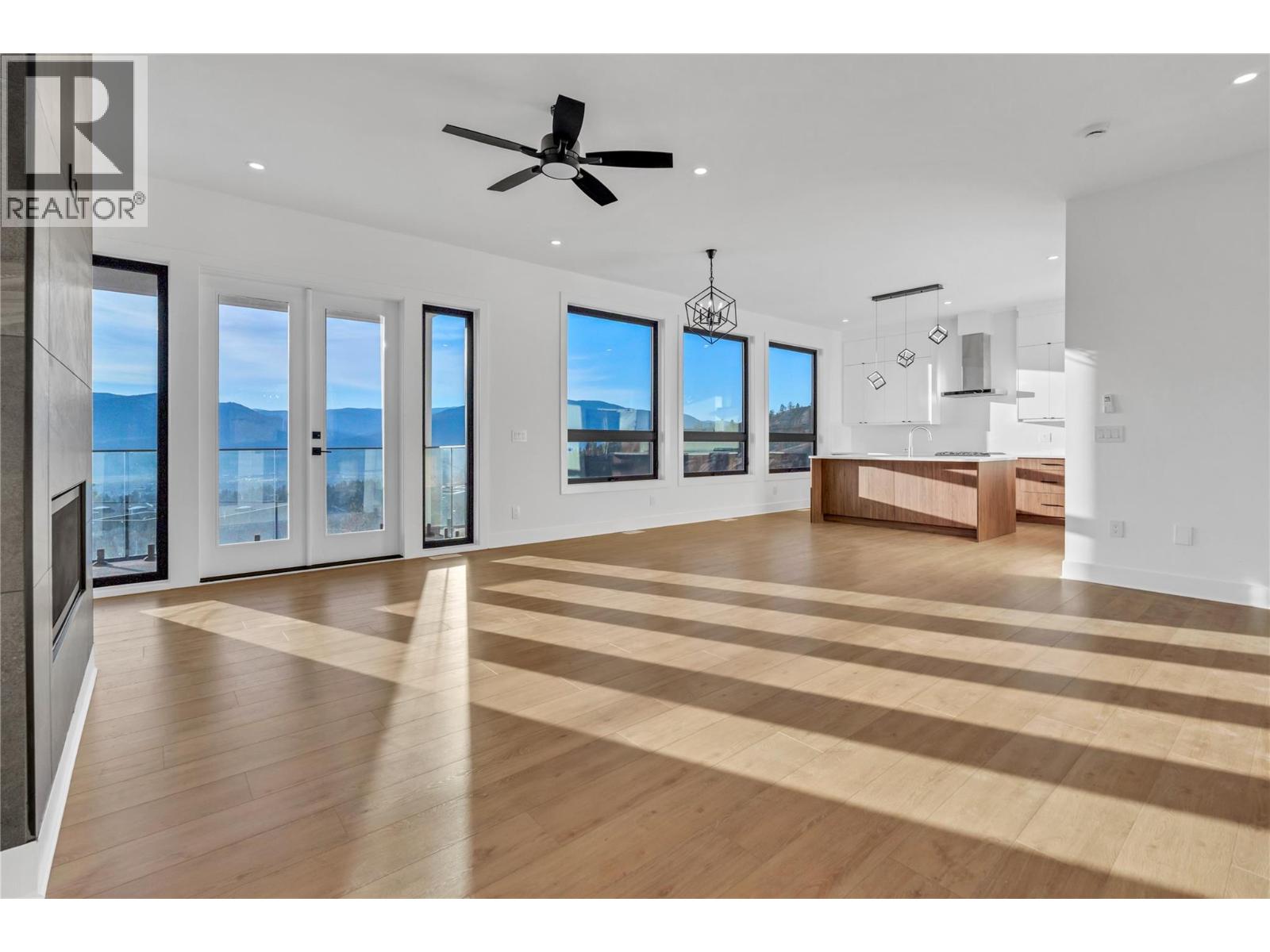 1077 Antler Drive, Penticton, British Columbia  V2A 9G6 - Photo 4 - 10375019