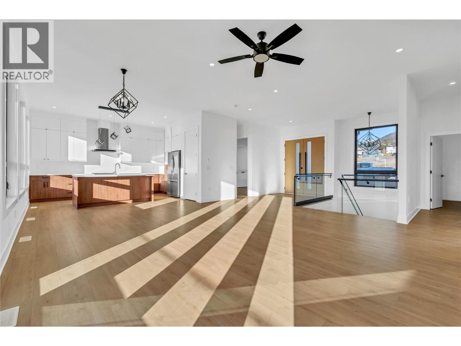 1077 Antler Drive, Penticton, British Columbia  V2A 9G6 - Photo 5 - 10375019