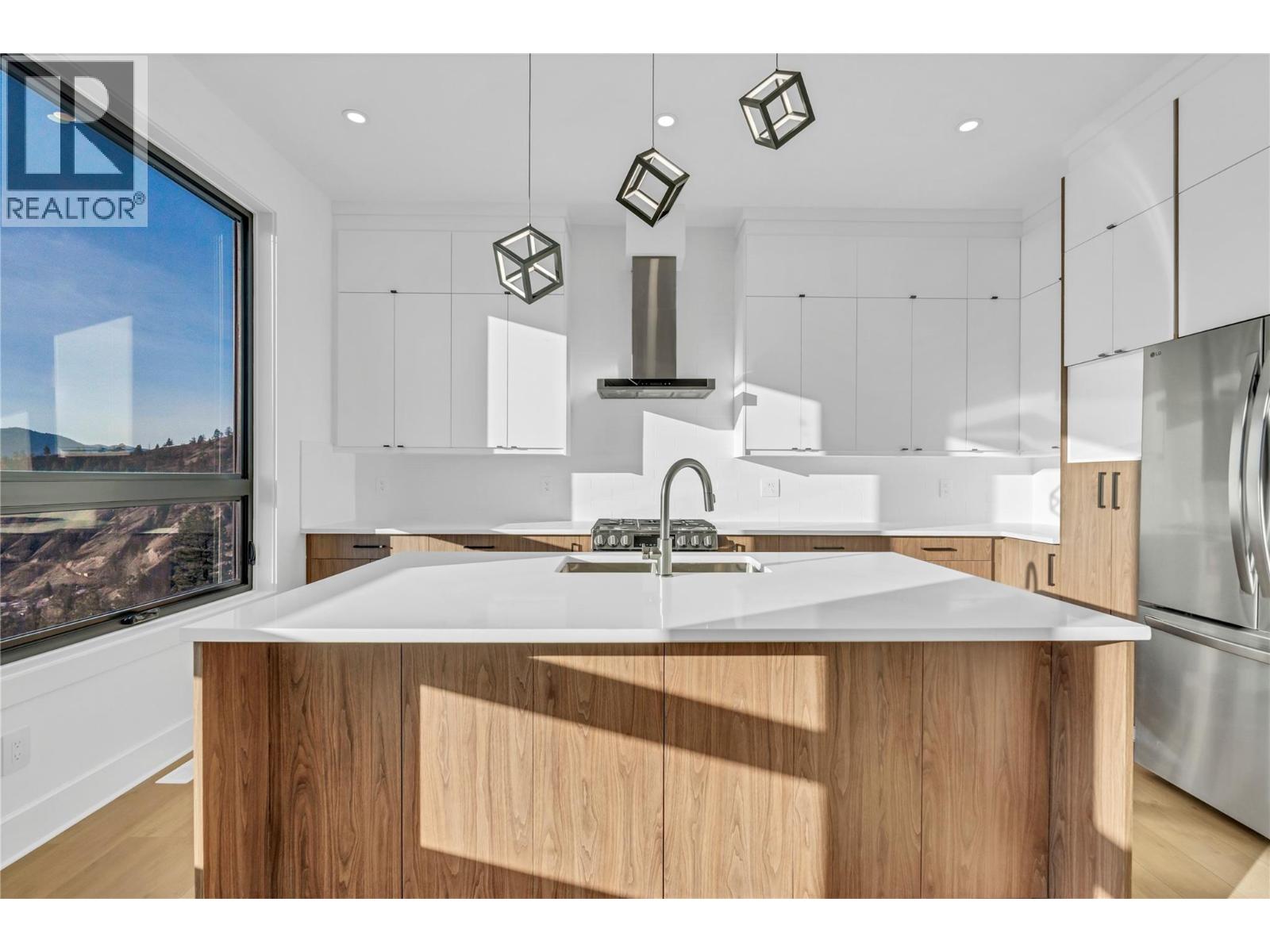 1077 Antler Drive, Penticton, British Columbia  V2A 9G6 - Photo 7 - 10375019