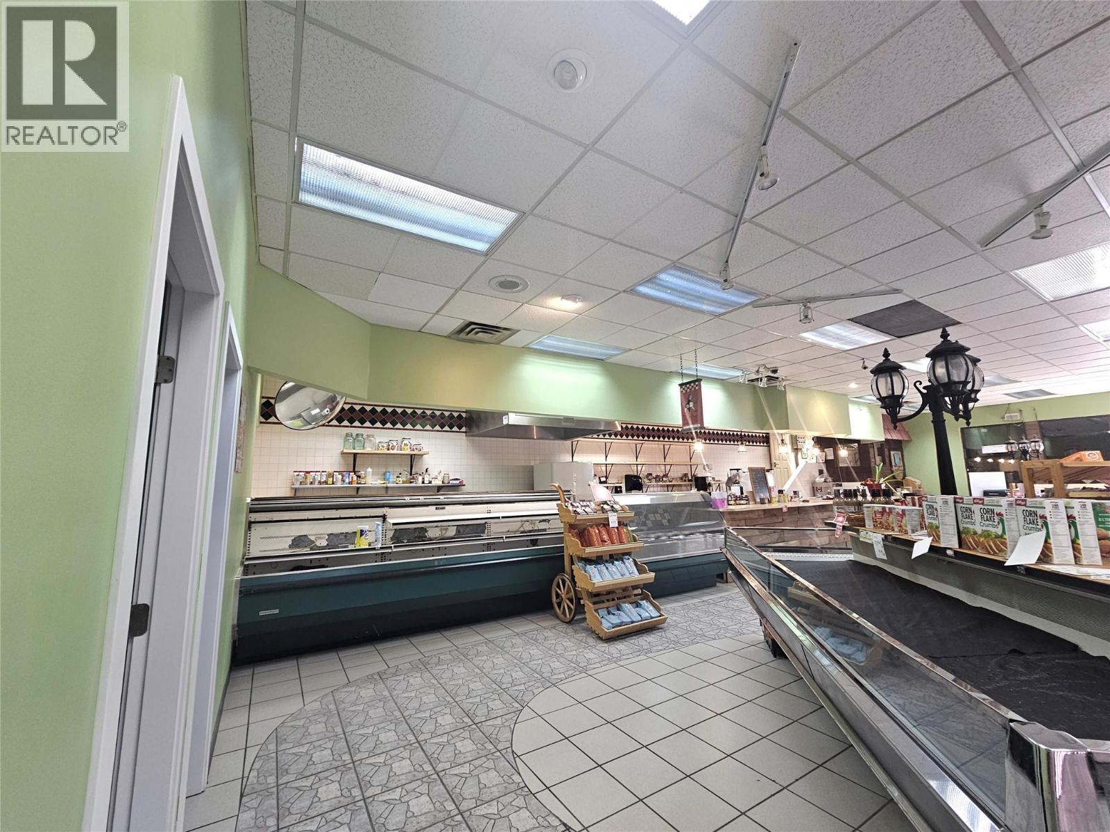 1900 32nd Street, Vernon, British Columbia  V1T 5K8 - Photo 11 - 10375355