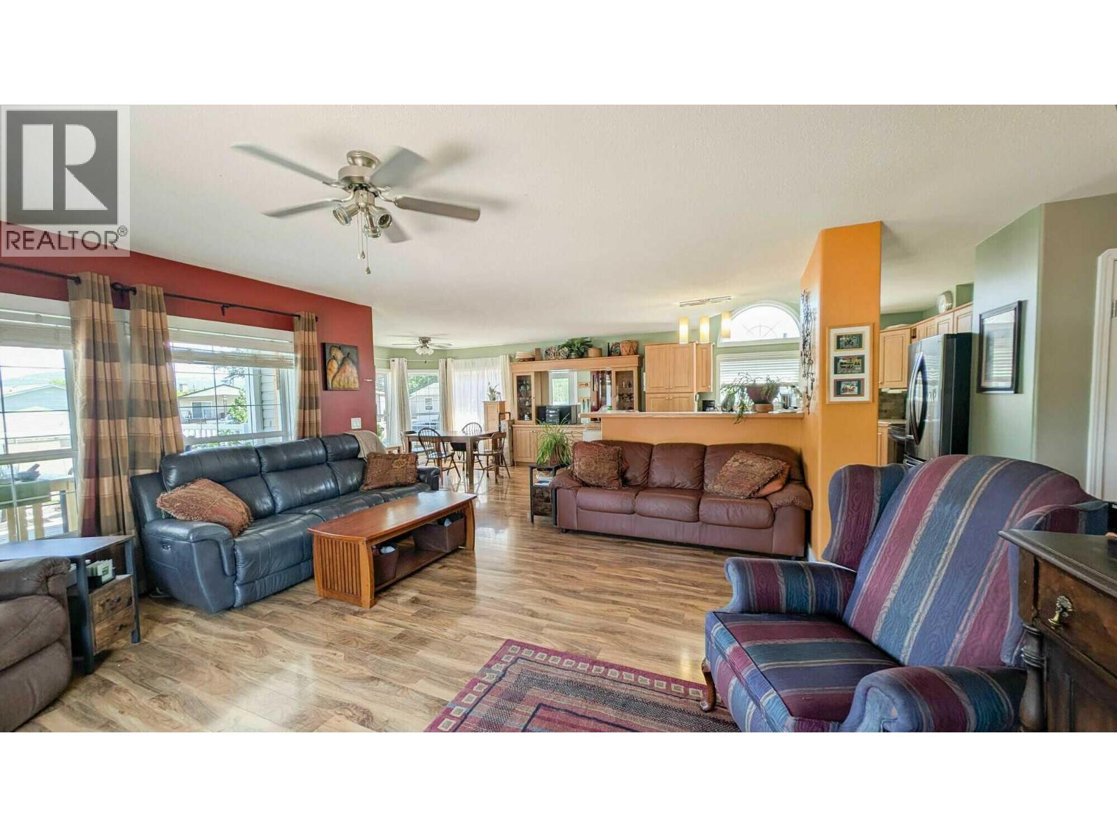 36 Pinewood Avenue, Cranbrook, British Columbia  V1C 5X8 - Photo 2 - 10375343