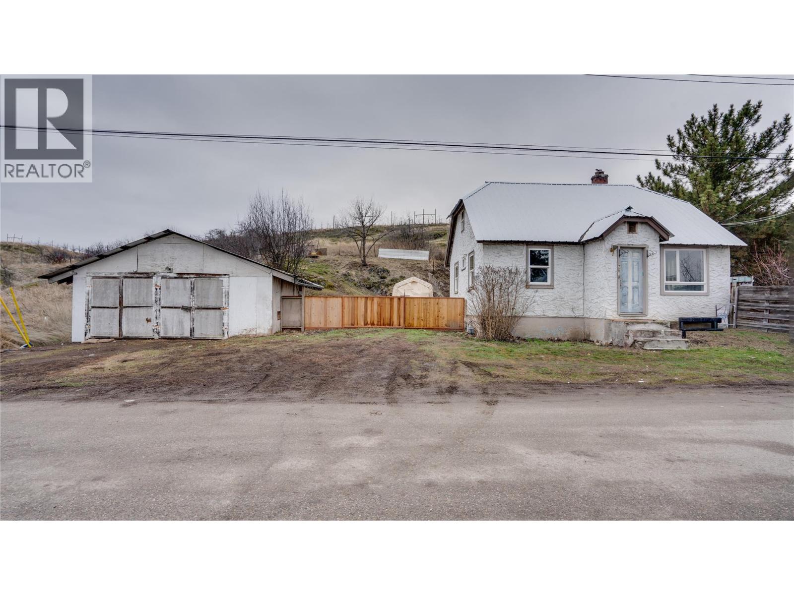 2610 Okeefe Road, Vernon, British Columbia  V1T 7B1 - Photo 3 - 10375121