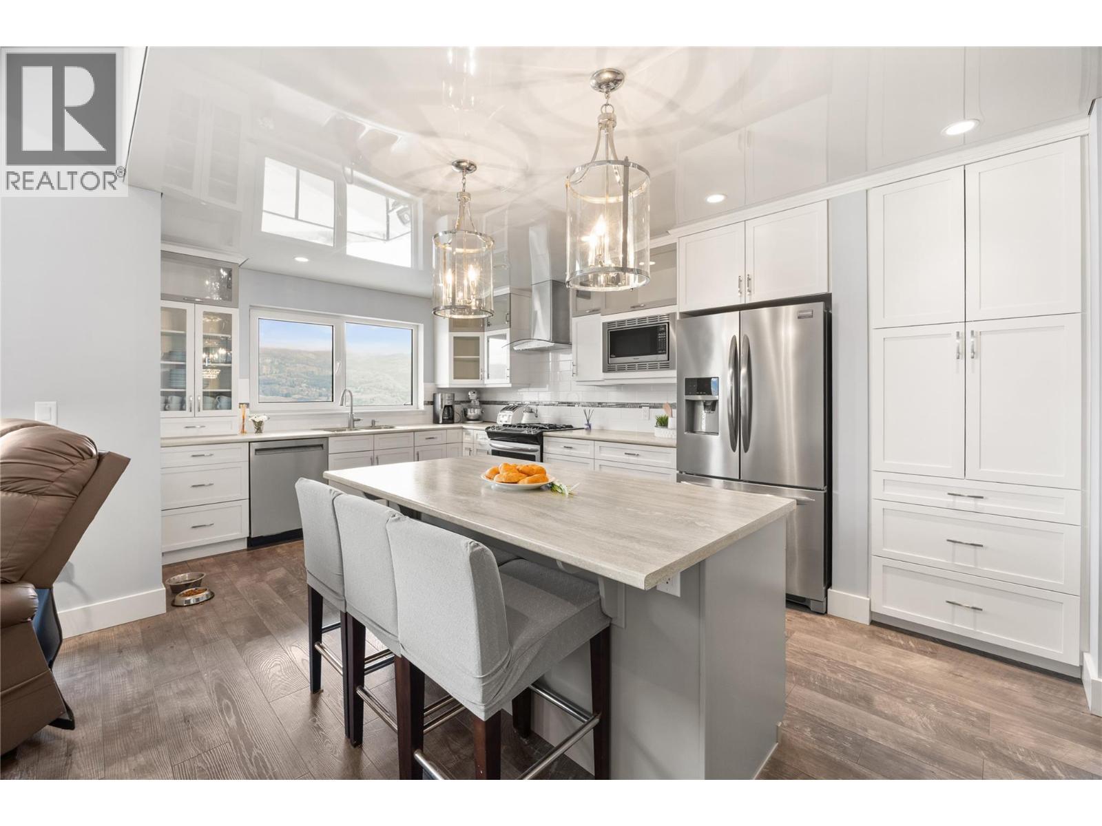 143 View Lane, Penticton, British Columbia  V2A 0A6 - Photo 6 - 10375334