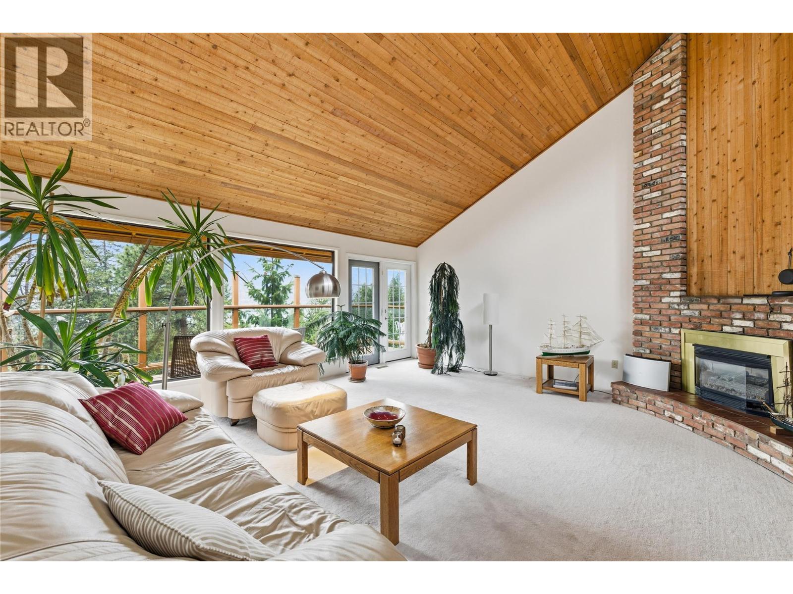 324 Clifton Road N, kelowna, British Columbia