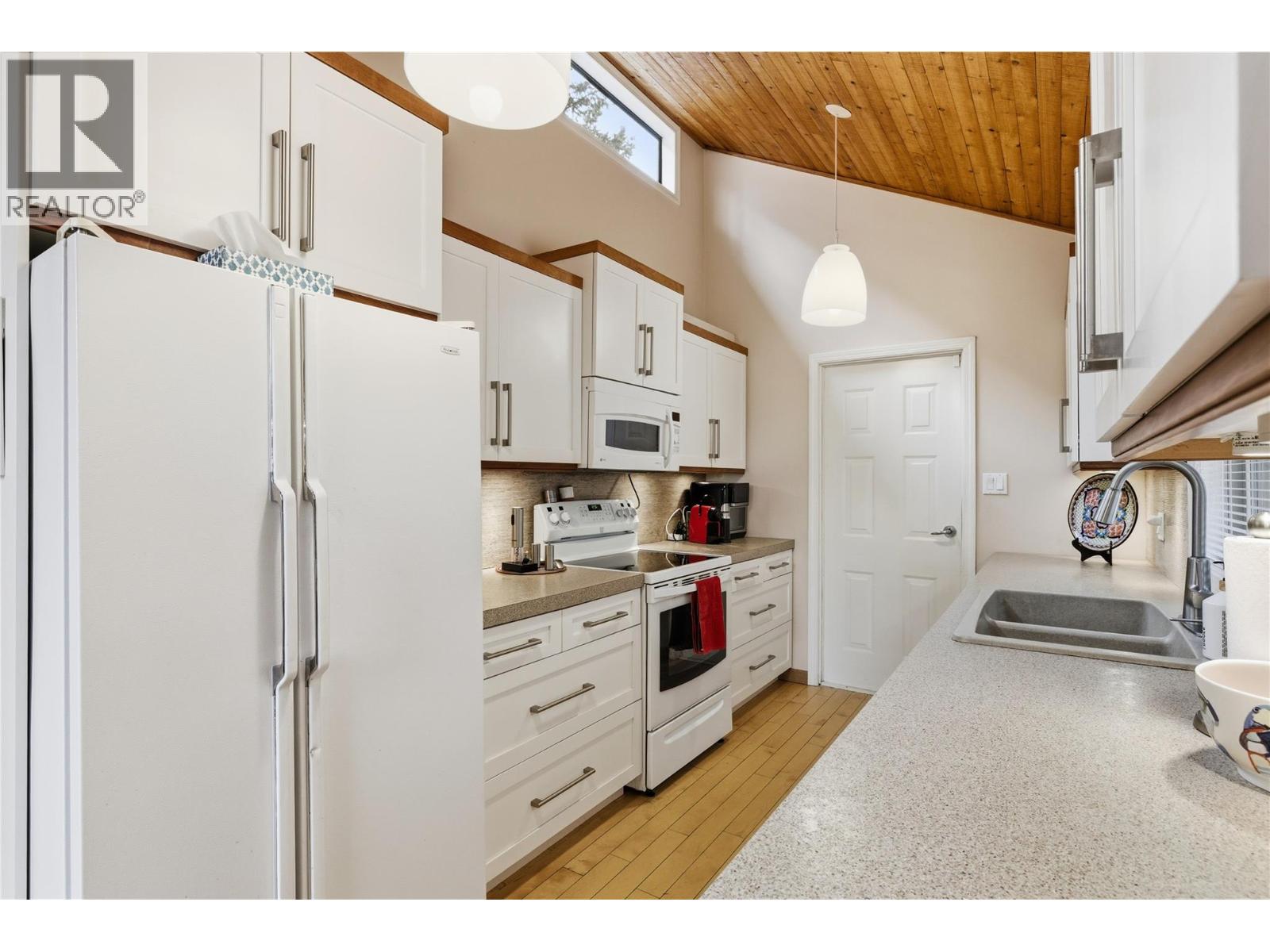 324 Clifton Road N, Kelowna, British Columbia  V1V 1N4 - Photo 13 - 10375192