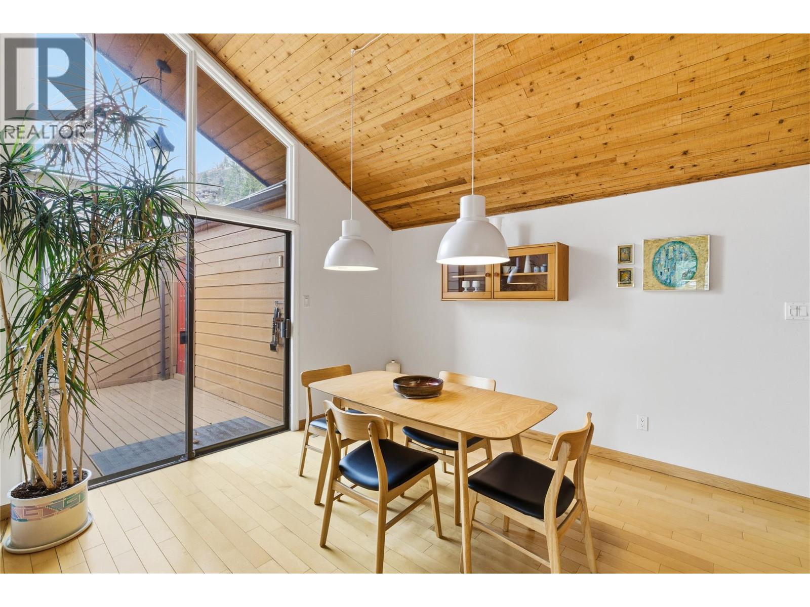 324 Clifton Road N, Kelowna, British Columbia  V1V 1N4 - Photo 3 - 10375192
