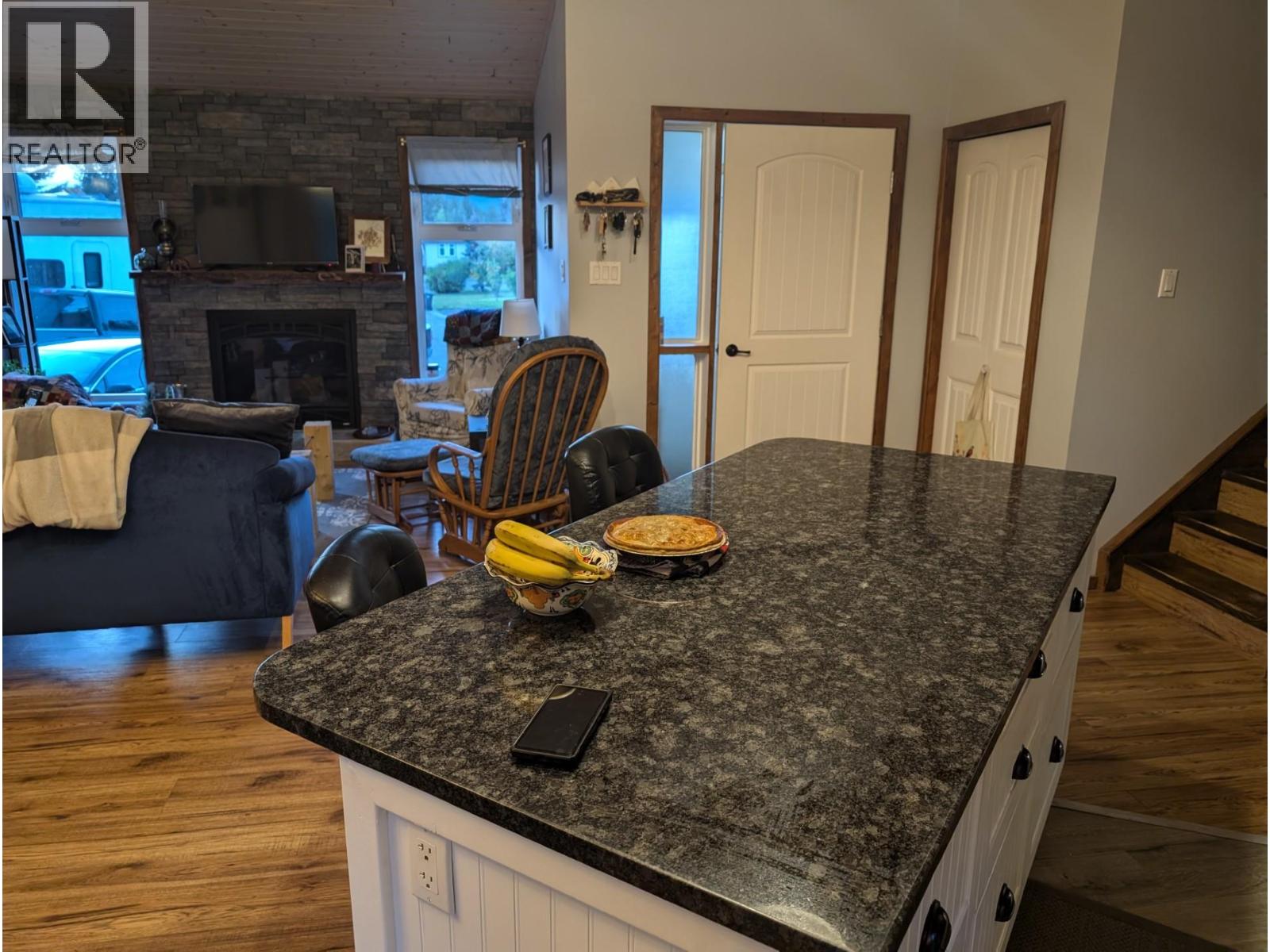 56 Sukunka Place, Tumbler Ridge, British Columbia  V0C 2W0 - Photo 6 - 10374953
