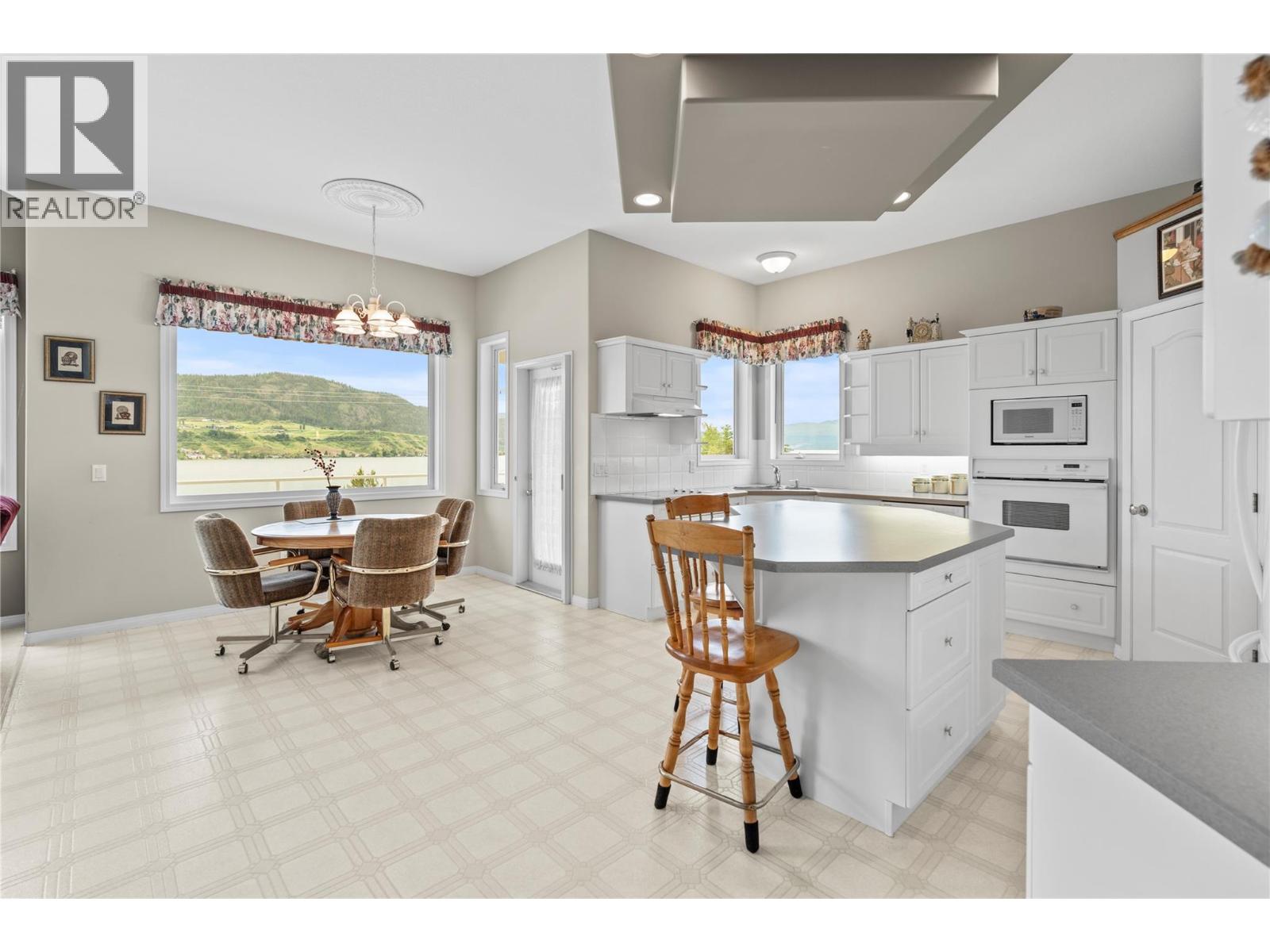 8011 Aquarius Road, Vernon, British Columbia  V1H 1C8 - Photo 12 - 10375079