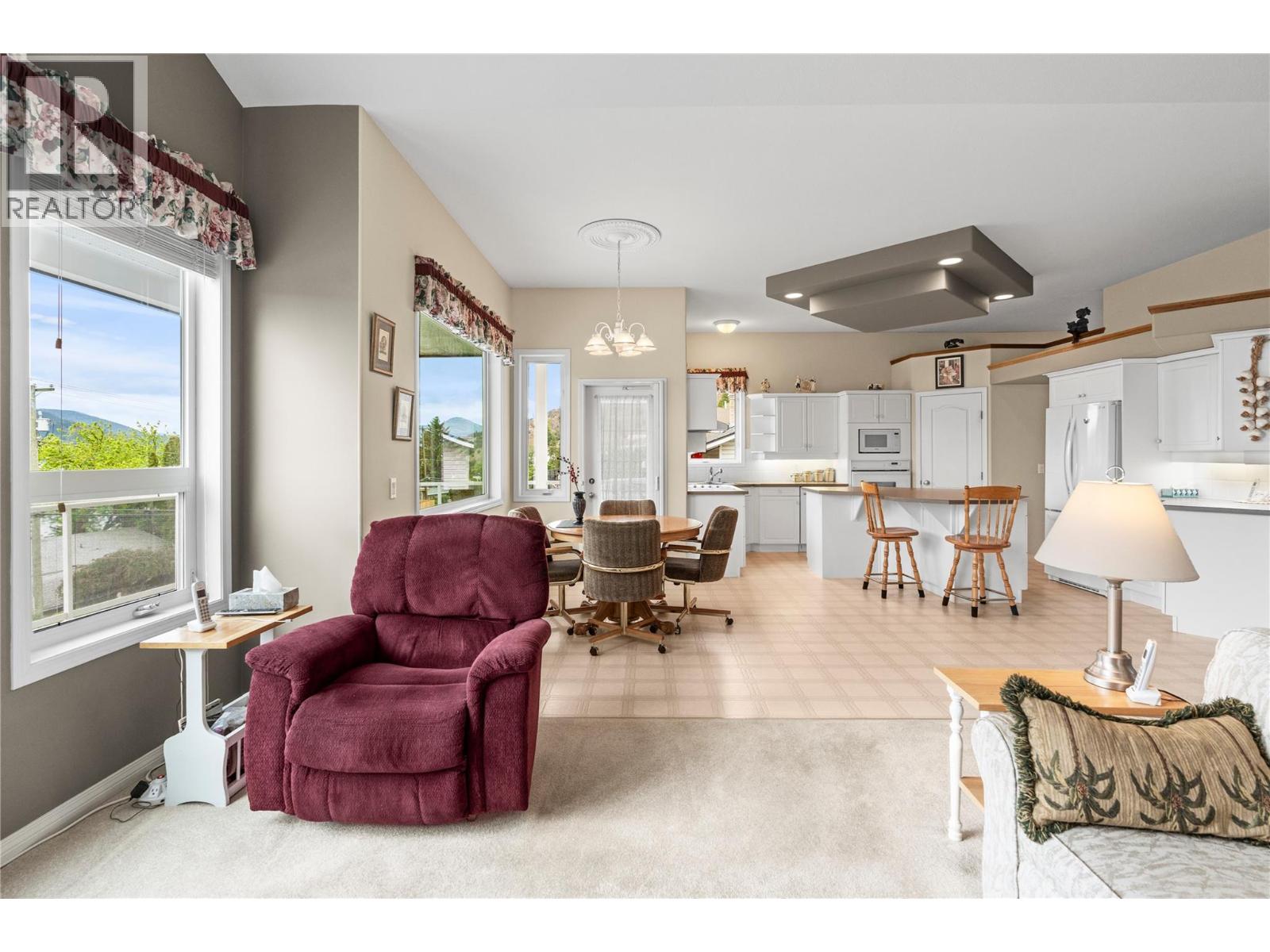 8011 Aquarius Road, Vernon, British Columbia  V1H 1C8 - Photo 17 - 10375079