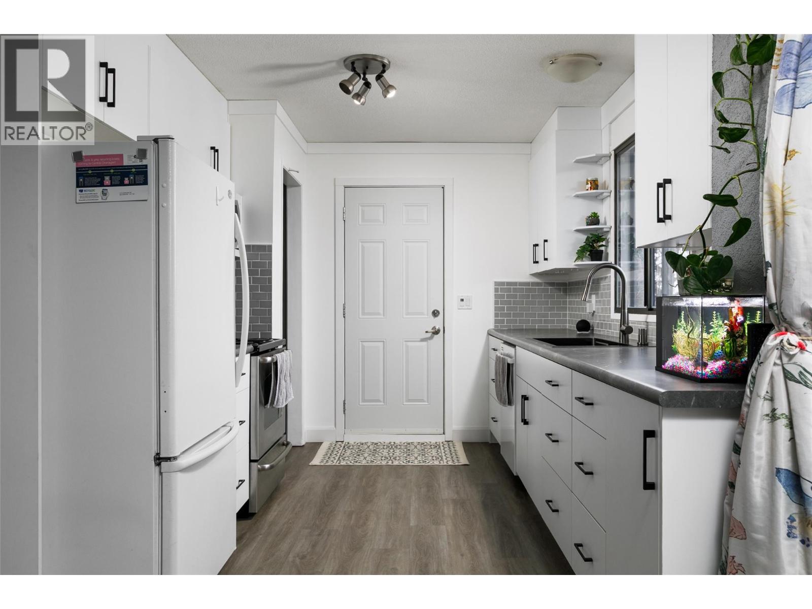 1714 Verdure Road, Kelowna, British Columbia  V1P 1G6 - Photo 15 - 10375399