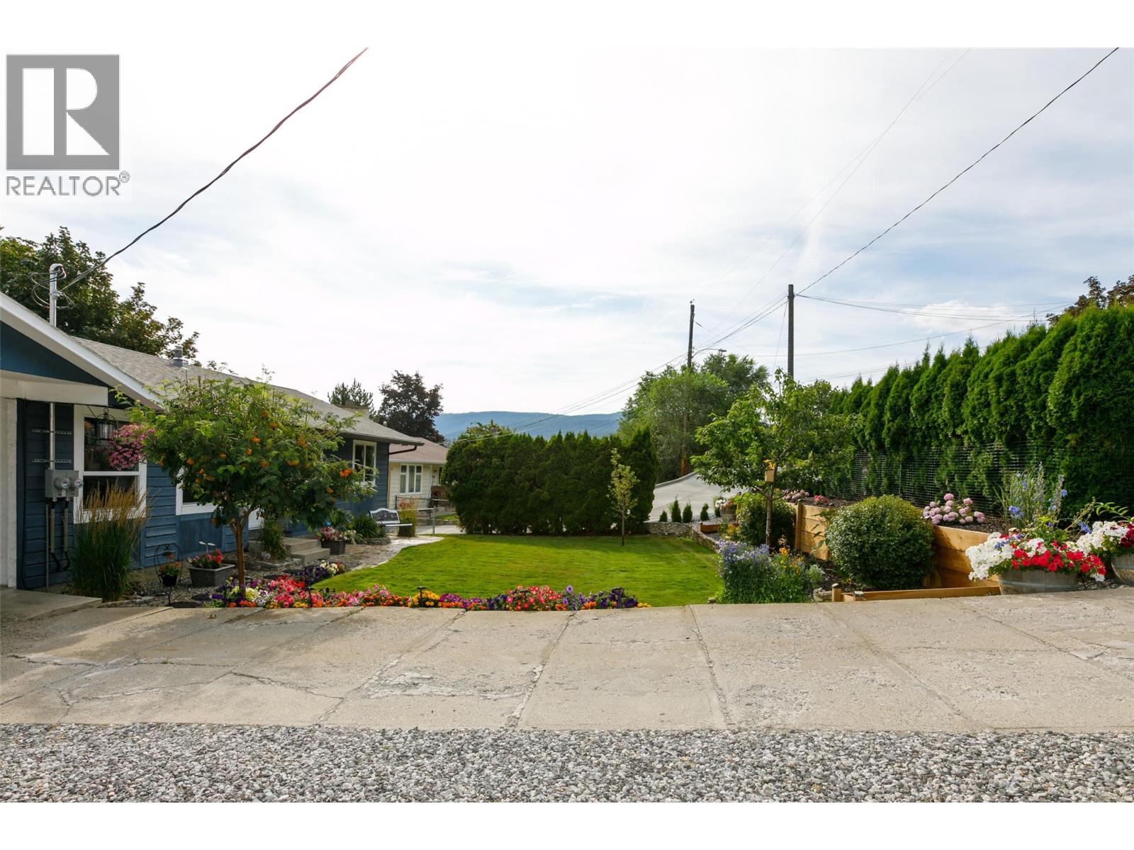 1714 Verdure Road, Kelowna, British Columbia  V1P 1G6 - Photo 3 - 10375399
