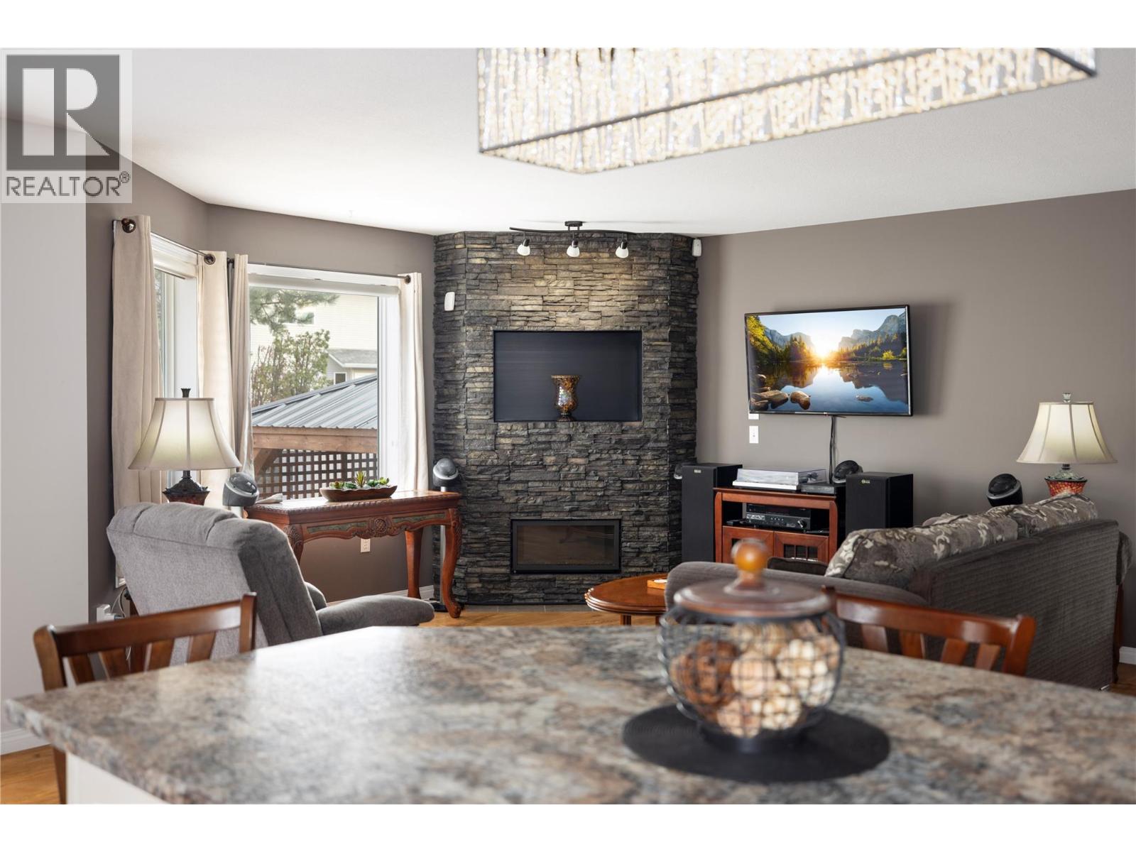 5780 Tern Place, Vernon, British Columbia  V1H 1R2 - Photo 11 - 10375076