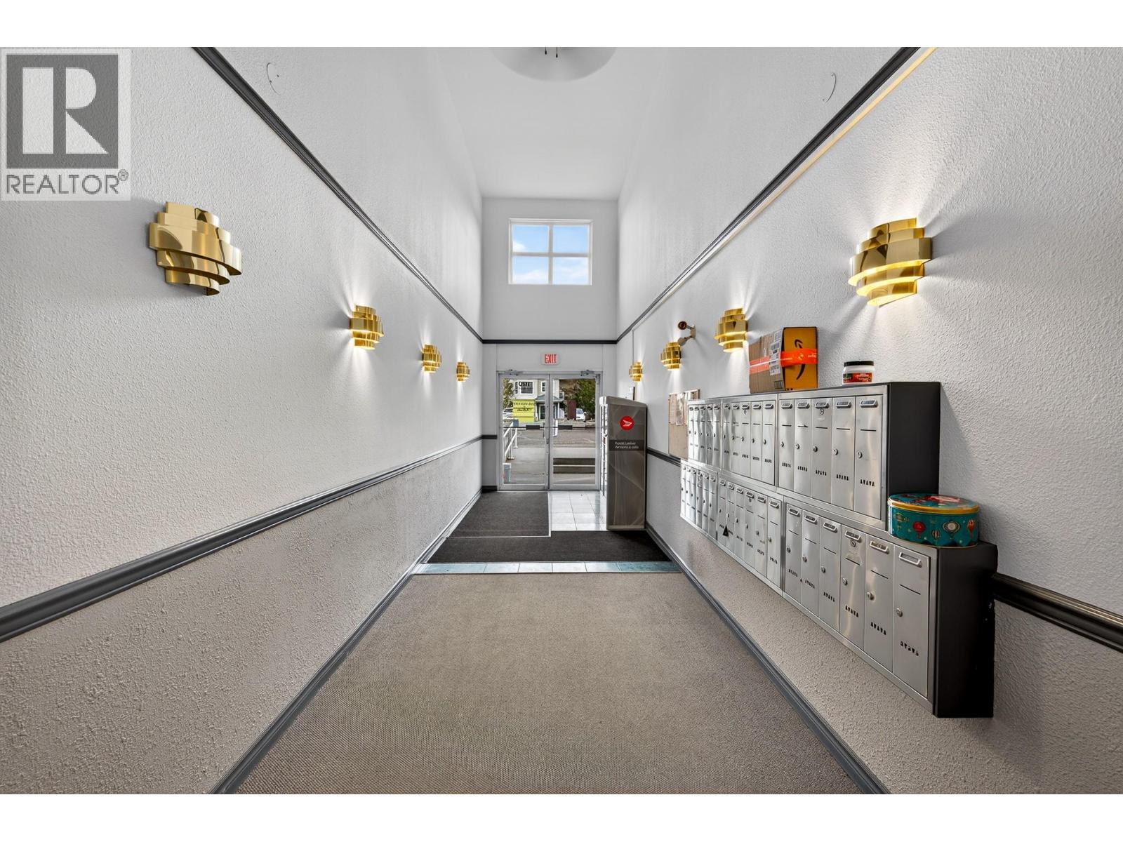 1170 Hugh Allan Drive Unit# 211, Kamloops, British Columbia  V1S 1T5 - Photo 2 - 10375354