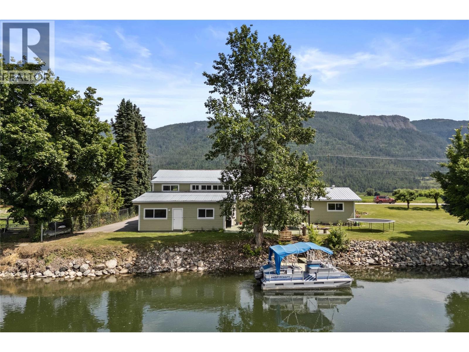 7088 97A Highway, grindrod, British Columbia