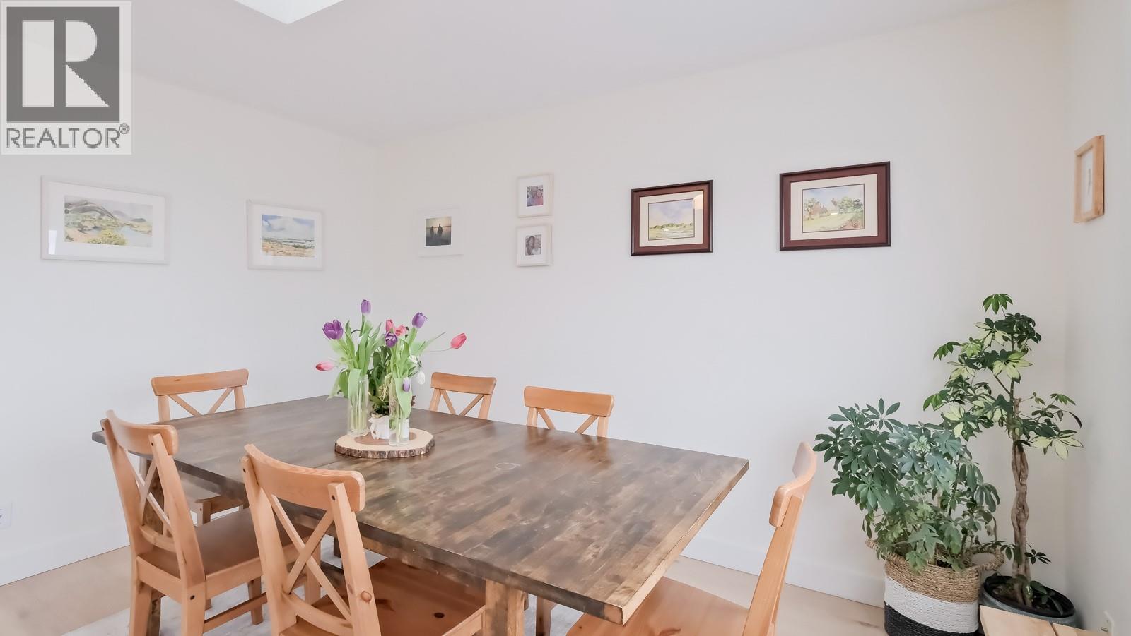 163 Rogers Crescent, Penticton, British Columbia  V2A 8E6 - Photo 5 - 10375357