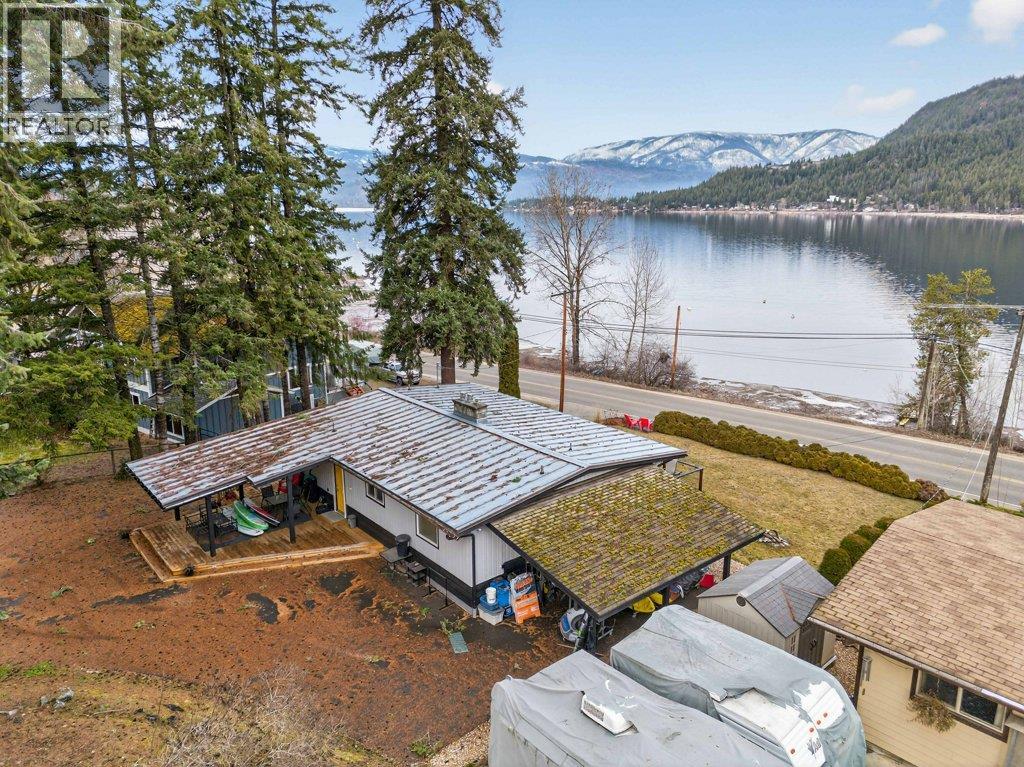 2622 Blind Bay Road, Blind Bay, British Columbia  V0E 1H0 - Photo 2 - 10374079