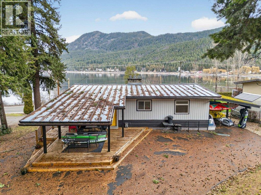 2622 Blind Bay Road, Blind Bay, British Columbia  V0E 1H0 - Photo 3 - 10374079