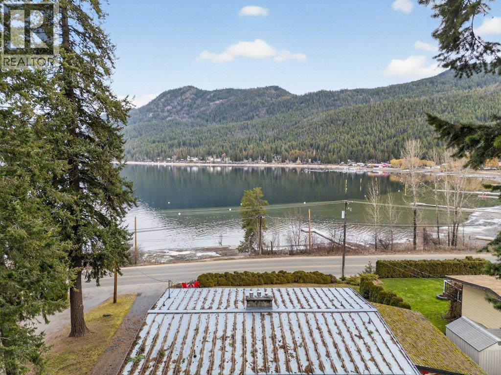 2622 Blind Bay Road, Blind Bay, British Columbia  V0E 1H0 - Photo 4 - 10374079