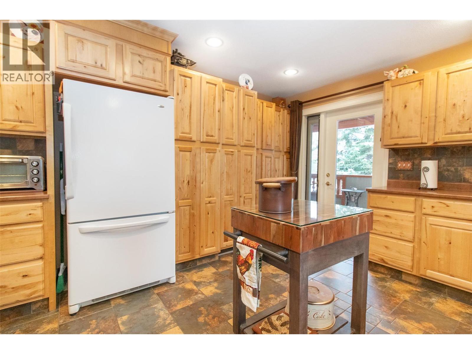 1542 Belgo Road, Kelowna, British Columbia  V1P 1C9 - Photo 10 - 10375366