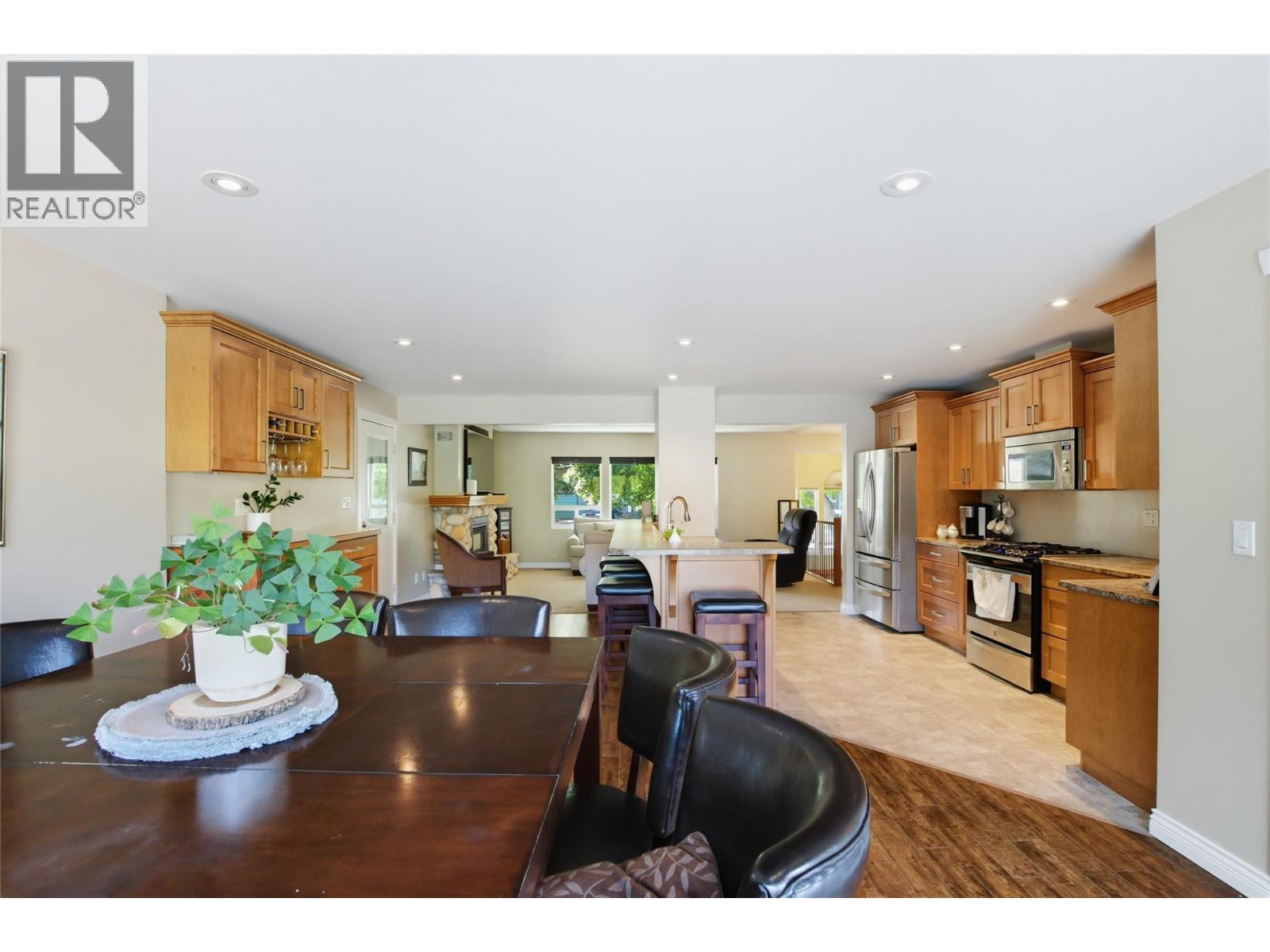 5996 Todd Hill Crescent, Kamloops, British Columbia  V2C 4X8 - Photo 13 - 10375364