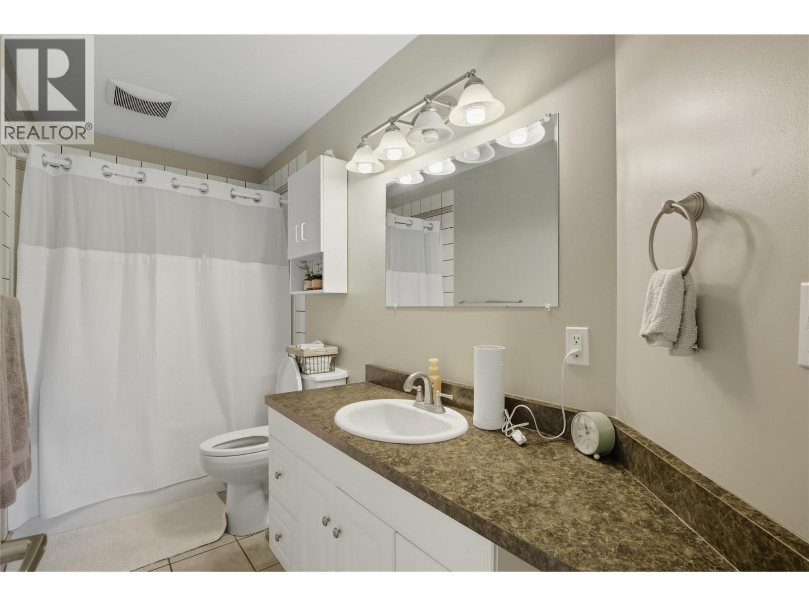 5996 Todd Hill Crescent, Kamloops, British Columbia  V2C 4X8 - Photo 17 - 10375364