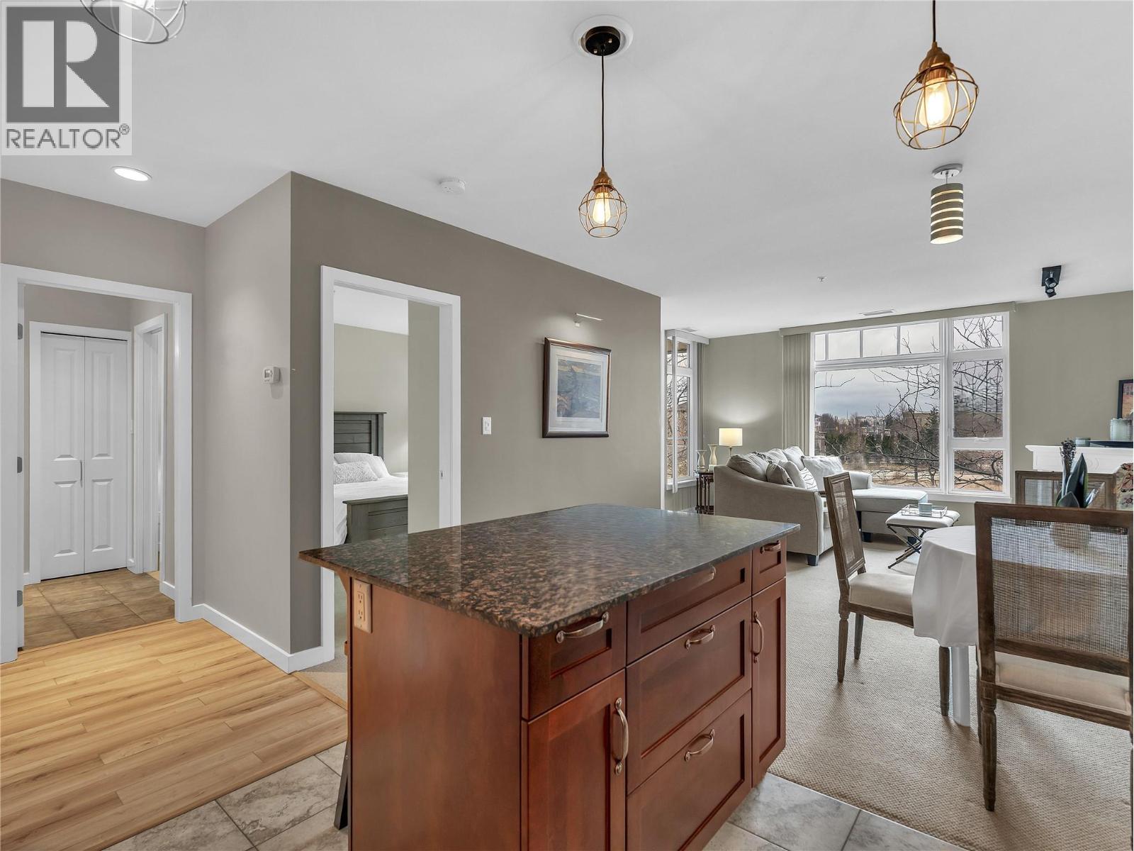 3301 Skaha Lake Road Unit# 208, Penticton, British Columbia  V2A 6G6 - Photo 2 - 10375407