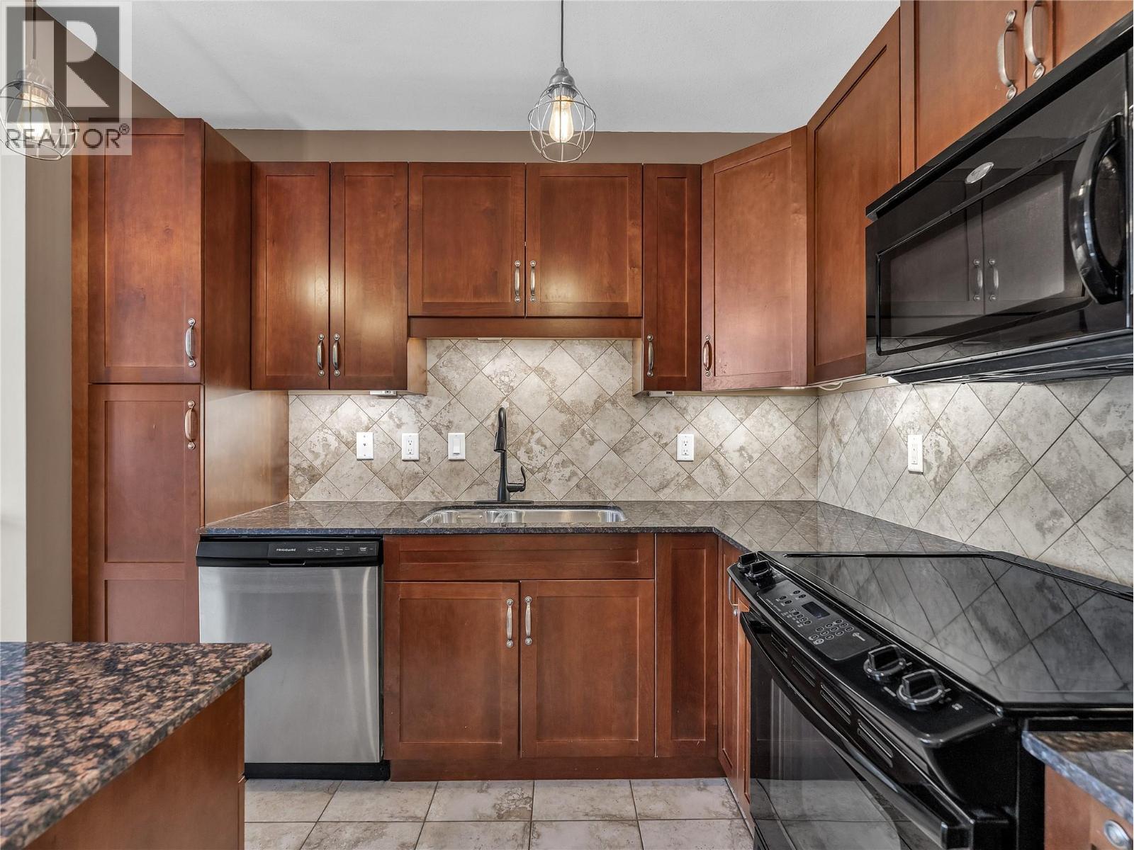 3301 Skaha Lake Road Unit# 208, Penticton, British Columbia  V2A 6G6 - Photo 5 - 10375407