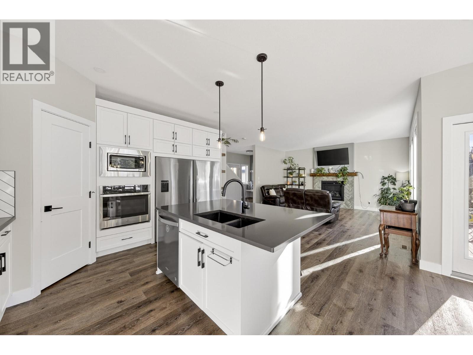 2071 Golden Eagle Drive, Sparwood, British Columbia  V0B 2G2 - Photo 10 - 10373653