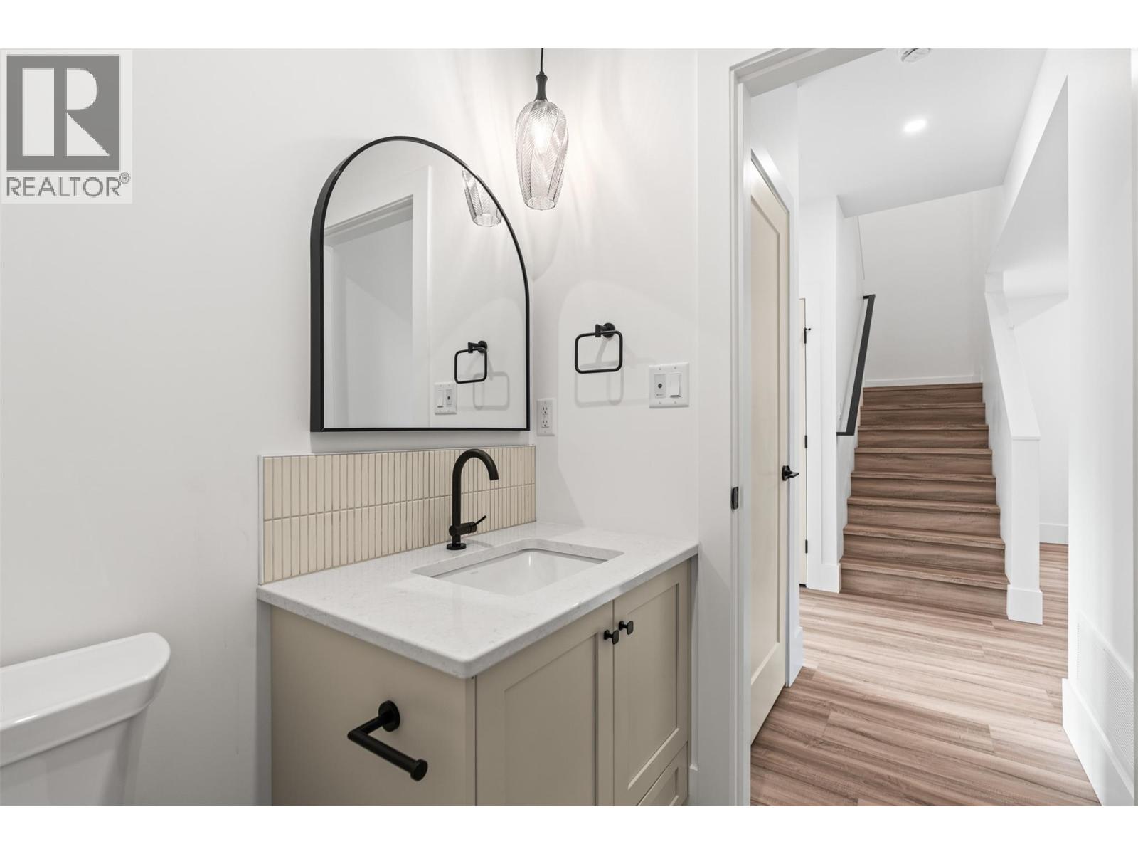 7077 Manning Place, Vernon, British Columbia  V1B 0B6 - Photo 18 - 10375470