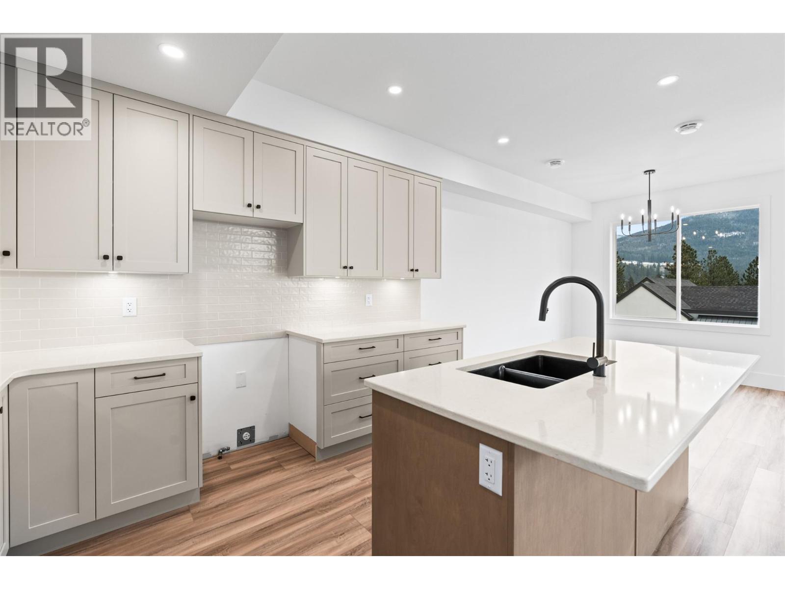 7077 Manning Place, Vernon, British Columbia  V1B 0B6 - Photo 36 - 10375470