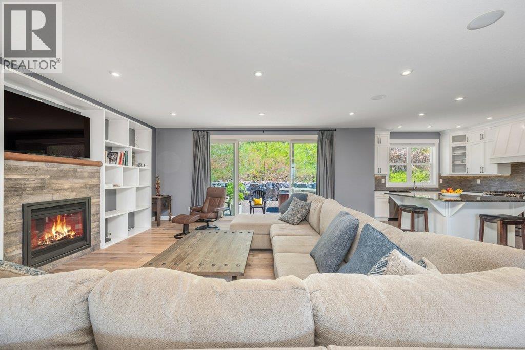 313 Baldy Place, Vernon, British Columbia  V1B 0A3 - Photo 11 - 10375412