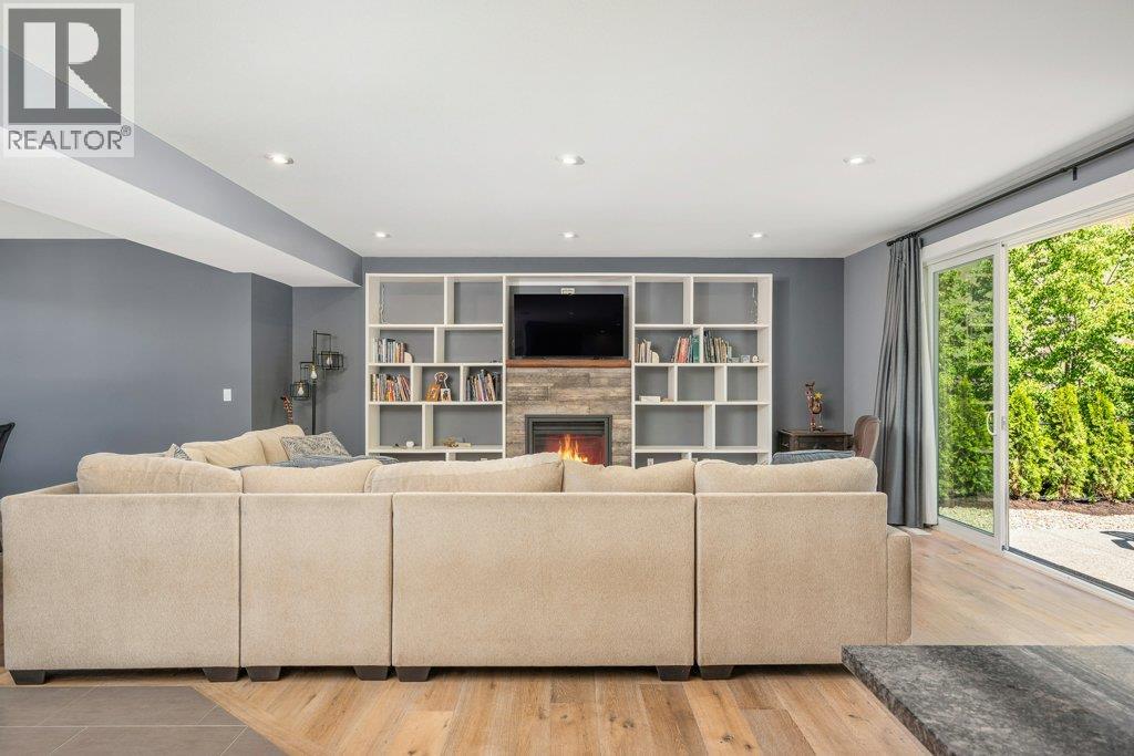 313 Baldy Place, Vernon, British Columbia  V1B 0A3 - Photo 6 - 10375412