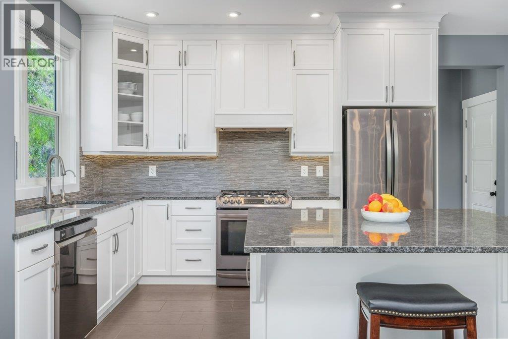 313 Baldy Place, Vernon, British Columbia  V1B 0A3 - Photo 8 - 10375412