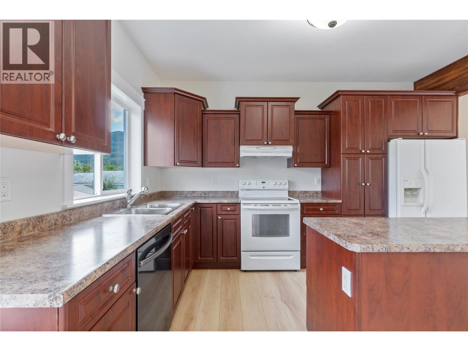 7281 46 Street Ne, Salmon Arm, British Columbia  V1E 2B3 - Photo 20 - 10375411