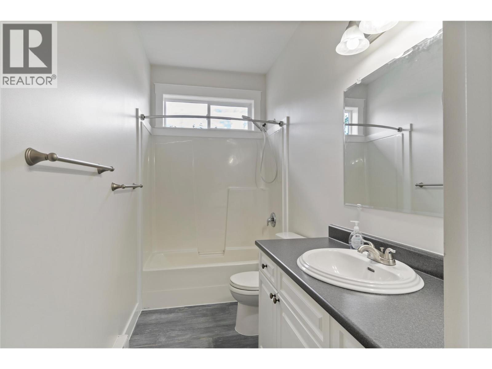 7281 46 Street Ne, Salmon Arm, British Columbia  V1E 2B3 - Photo 28 - 10375411