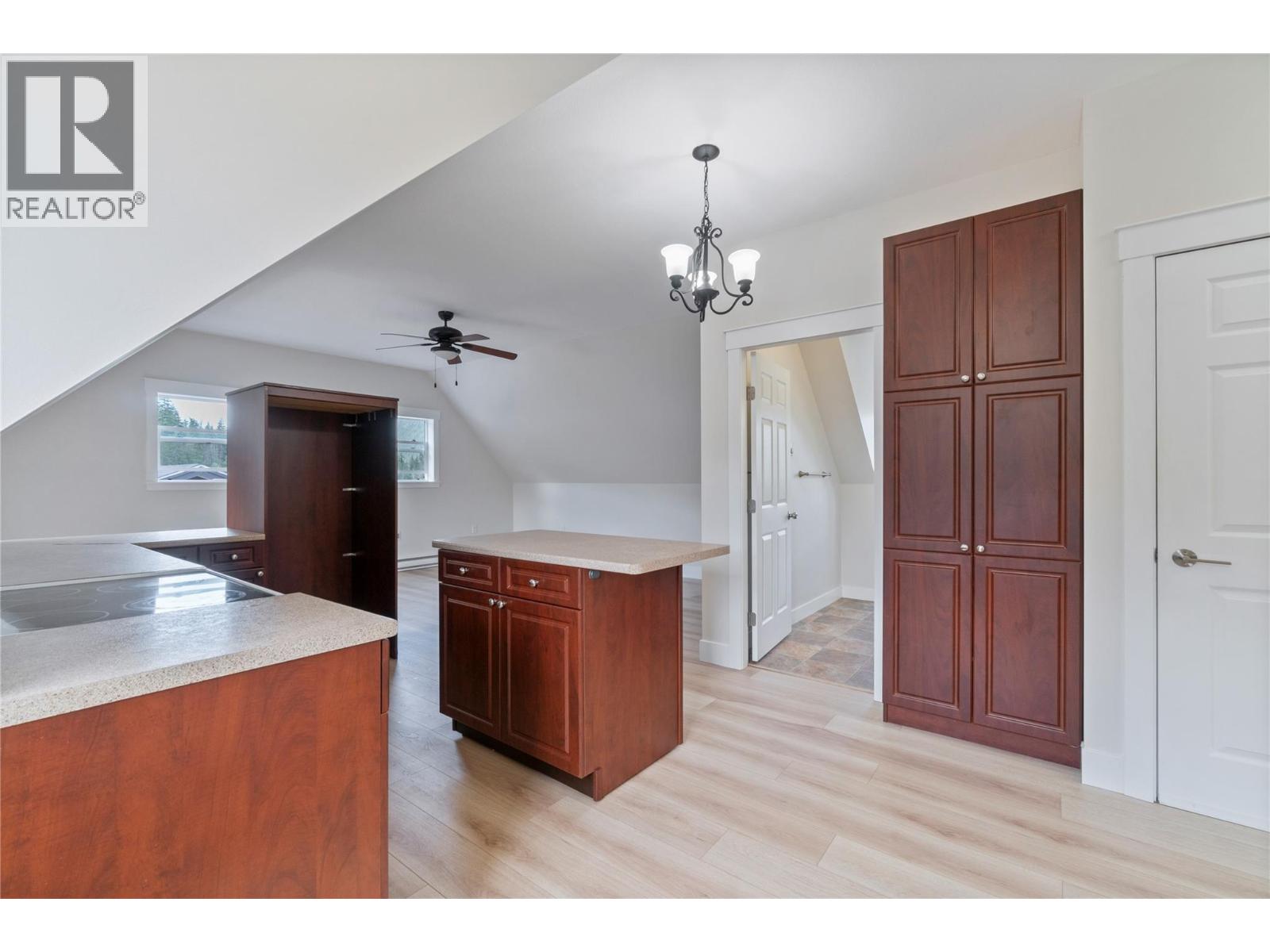 7281 46 Street Ne, Salmon Arm, British Columbia  V1E 2B3 - Photo 44 - 10375411