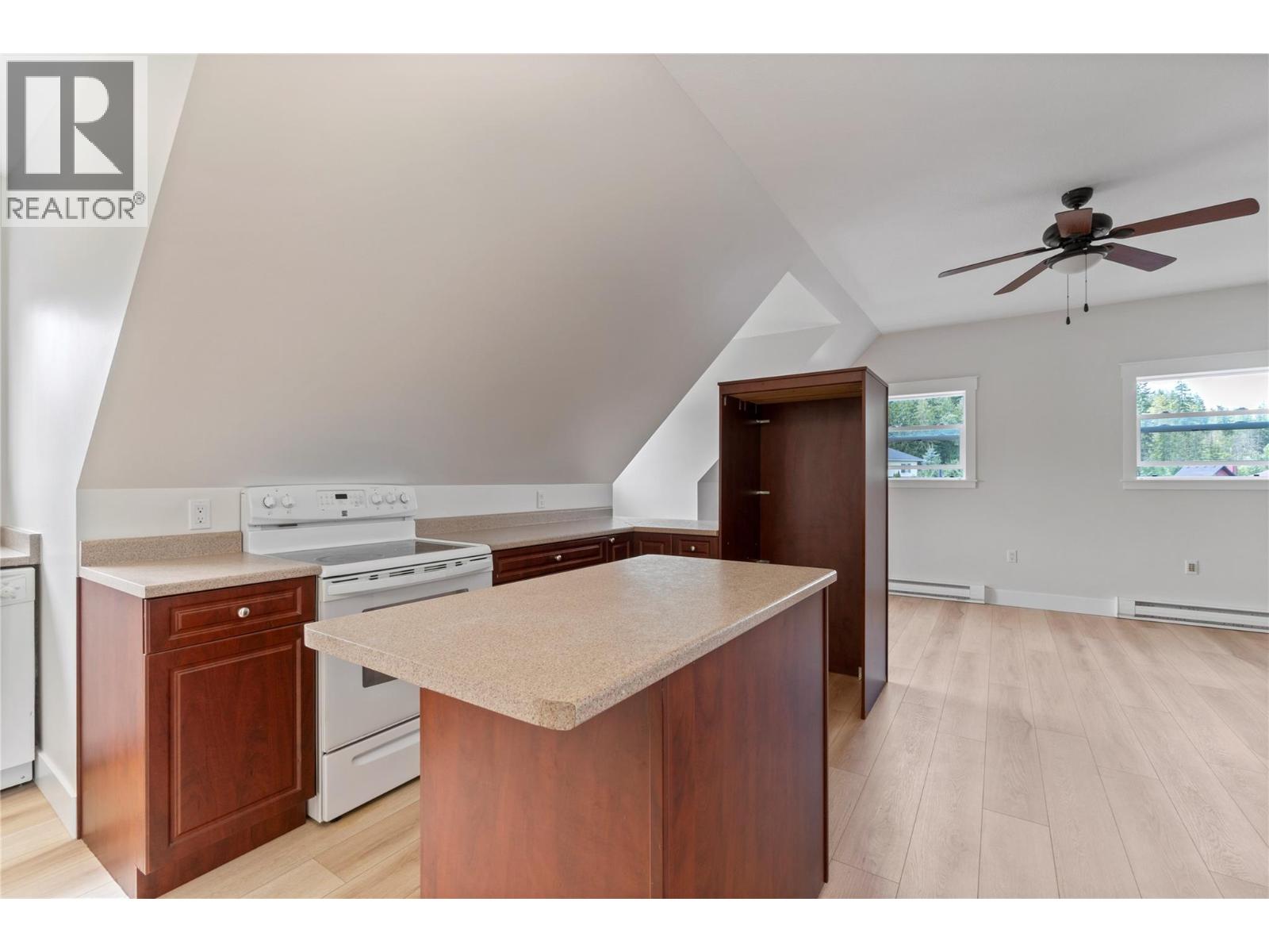 7281 46 Street Ne, Salmon Arm, British Columbia  V1E 2B3 - Photo 46 - 10375411