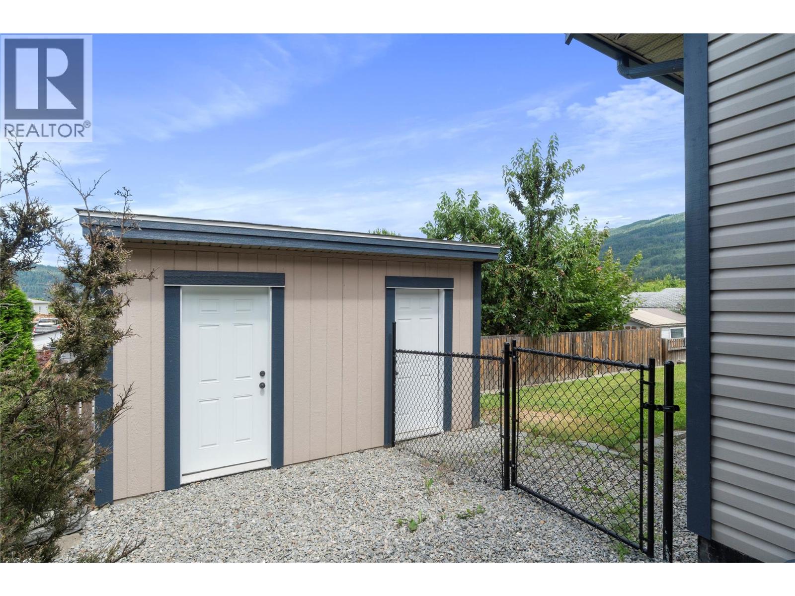 7281 46 Street Ne, Salmon Arm, British Columbia  V1E 2B3 - Photo 6 - 10375411