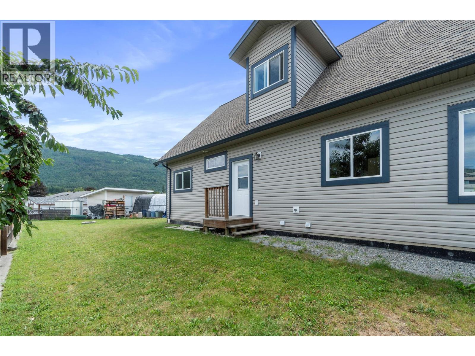 7281 46 Street Ne, Salmon Arm, British Columbia  V1E 2B3 - Photo 8 - 10375411