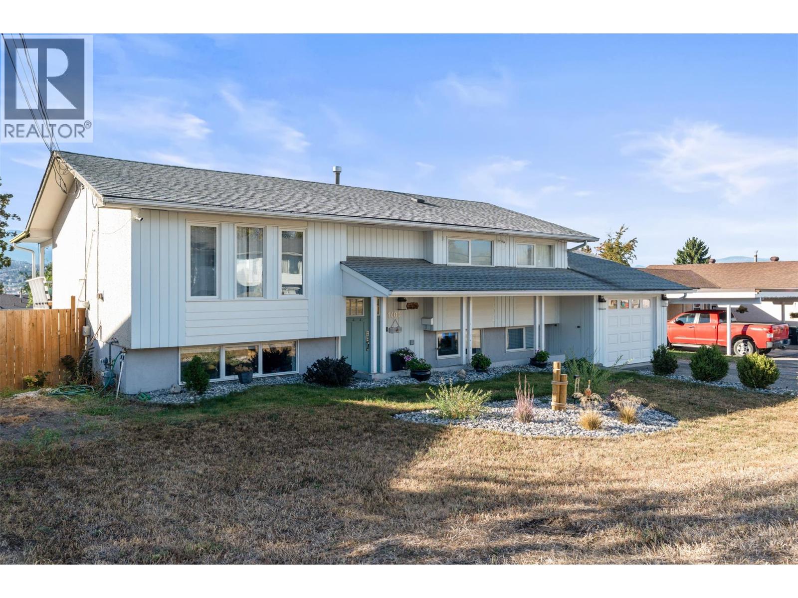 1400 30 Avenue, Vernon, British Columbia  V1T 1Z5 - Photo 1 - 10375405