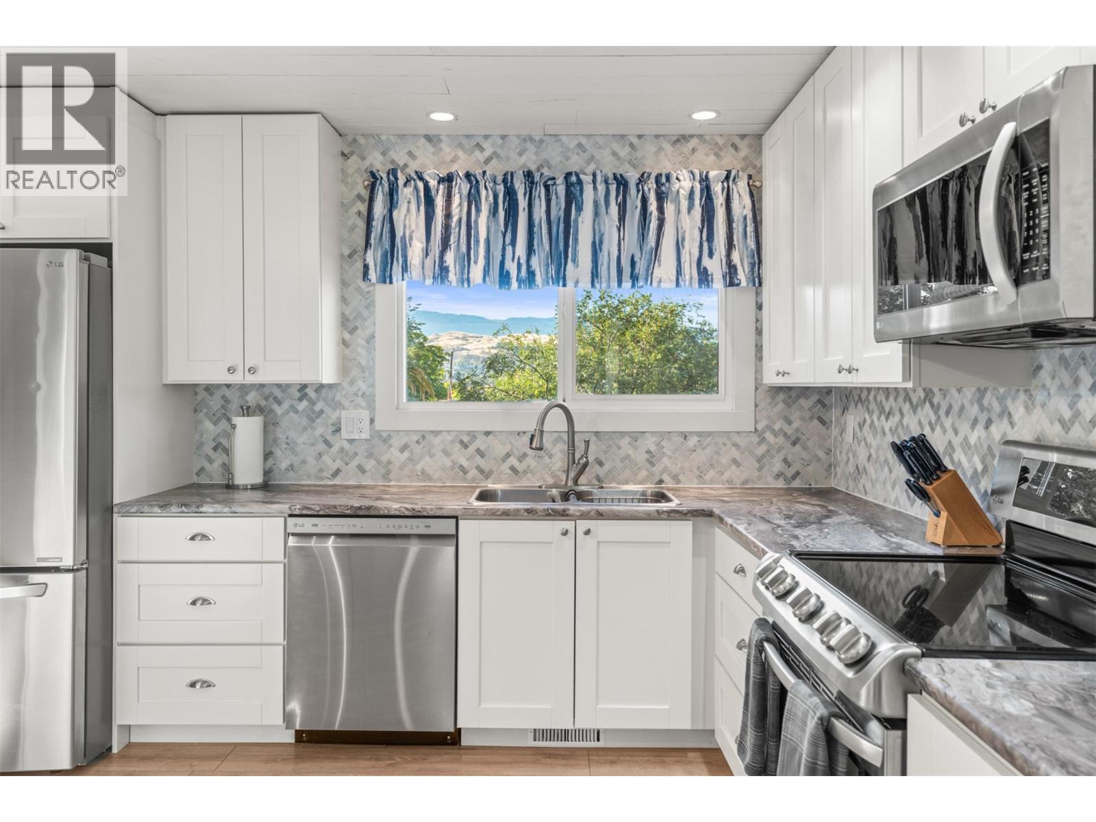 1400 30 Avenue, Vernon, British Columbia  V1T 1Z5 - Photo 16 - 10375405