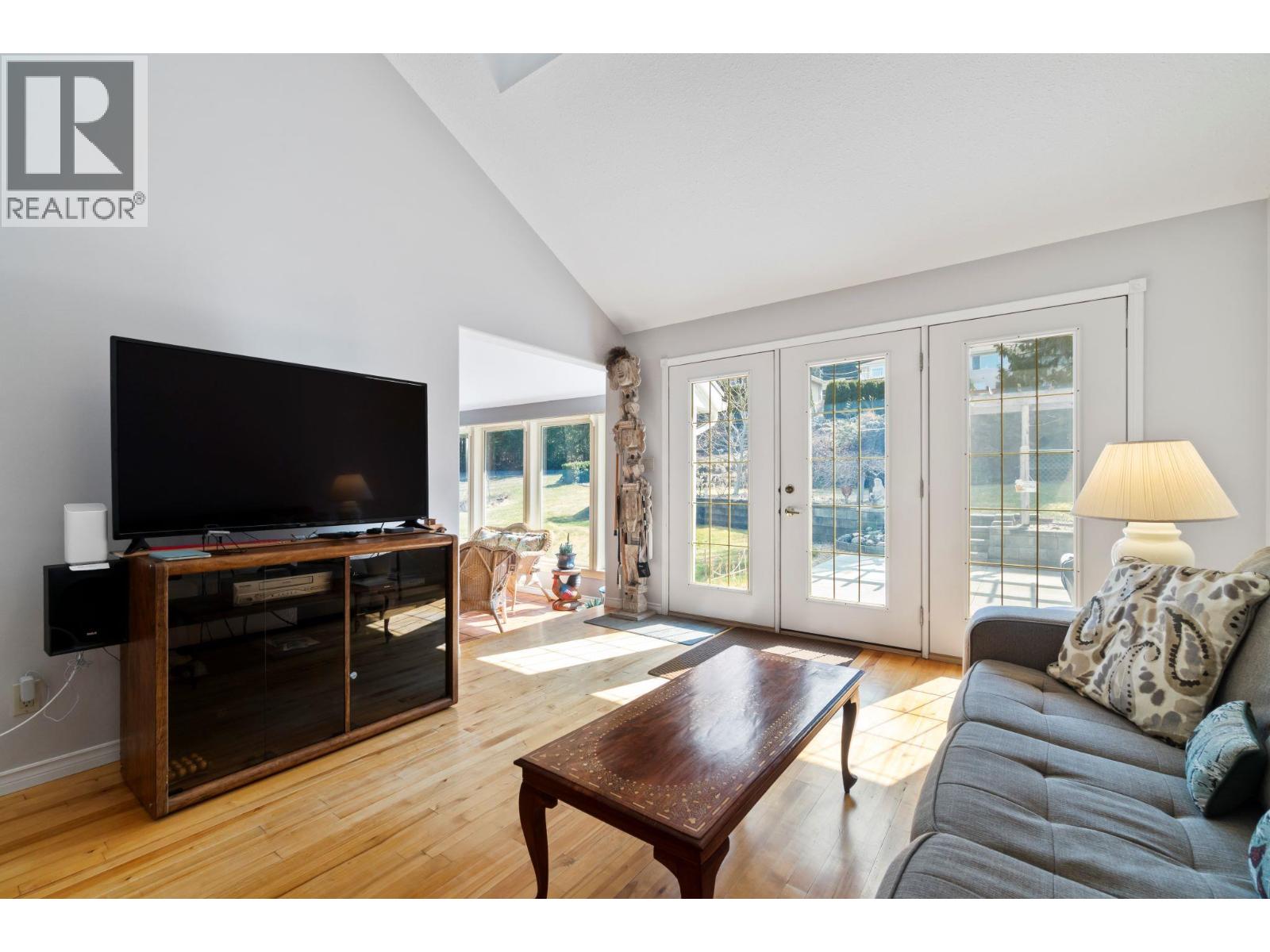 2572 Bayview Road, Blind Bay, British Columbia  V0E 1H1 - Photo 15 - 10375350