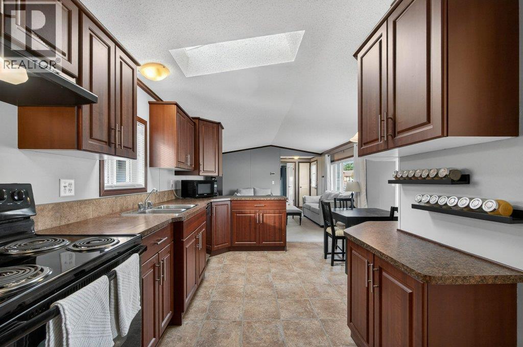 3350 10 Avenue Ne Unit# 39, Salmon Arm, British Columbia  V1E 1J6 - Photo 42 - 10375317