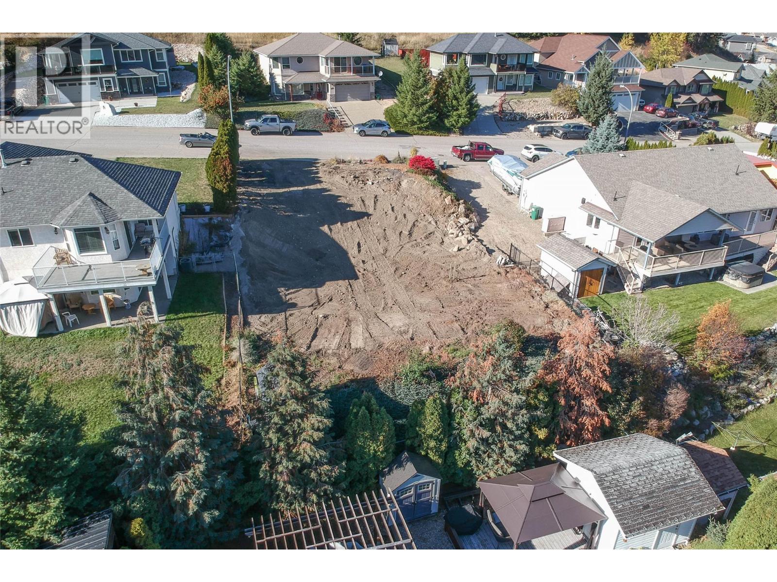 2023 Mountain View Avenue, Lumby, British Columbia  V0E 2G0 - Photo 2 - 10375424