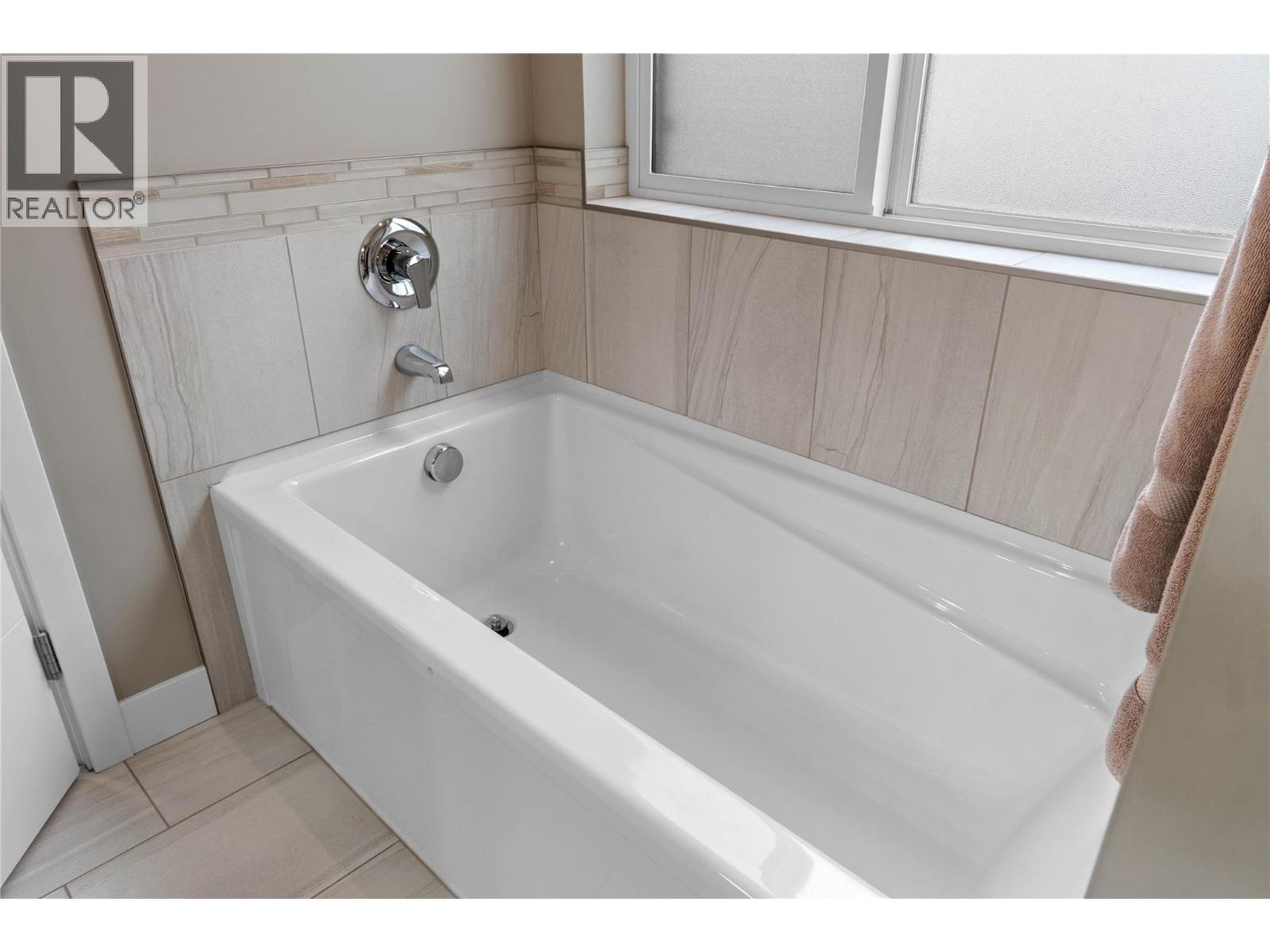 2064 Saddleback Drive, Kamloops, British Columbia  V2B 0H2 - Photo 18 - 10375444