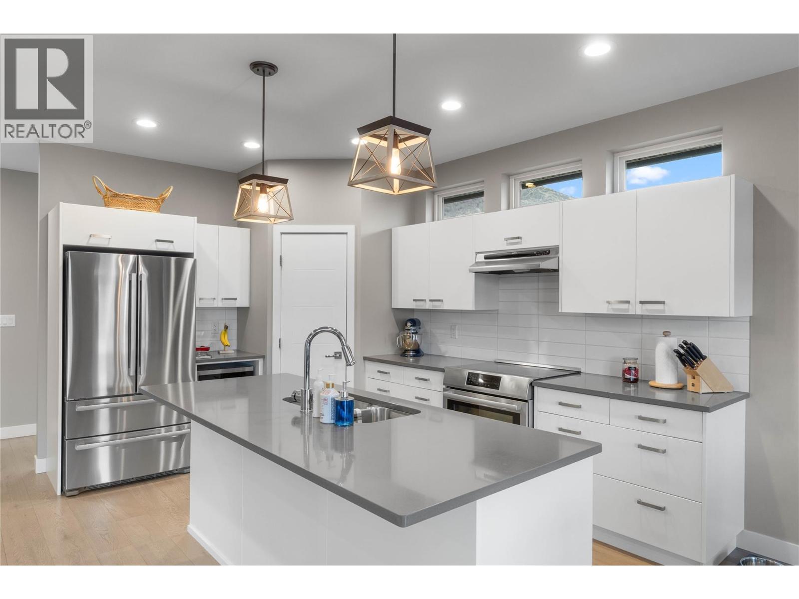 2064 Saddleback Drive, Kamloops, British Columbia  V2B 0H2 - Photo 7 - 10375444