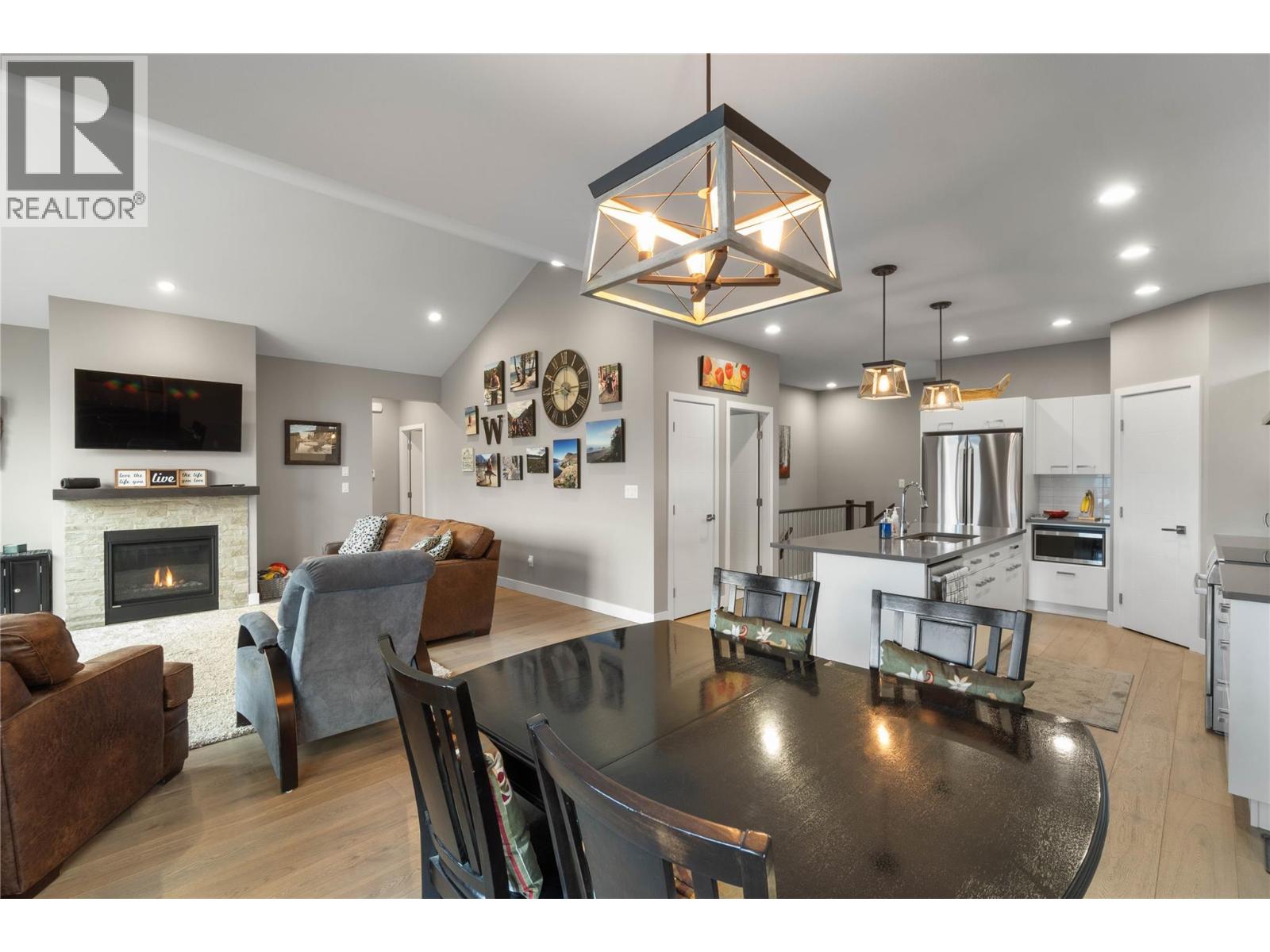 2064 Saddleback Drive, Kamloops, British Columbia  V2B 0H2 - Photo 9 - 10375444