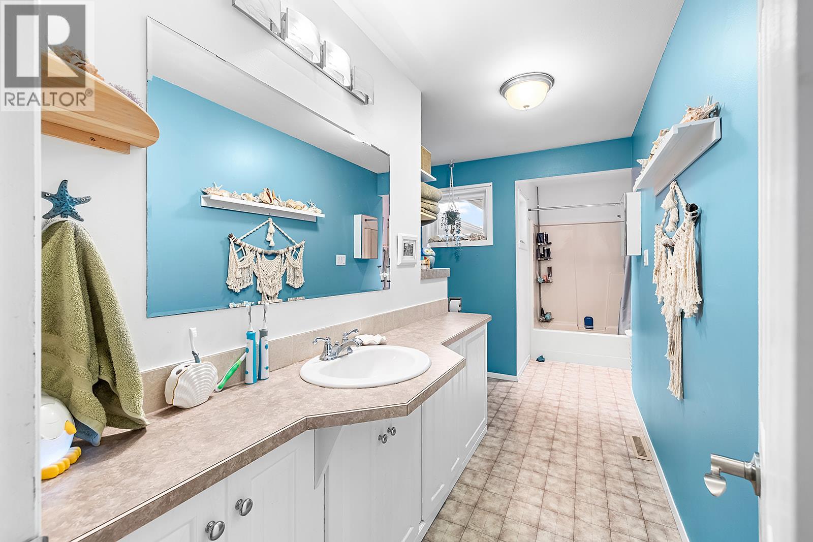 1220 Cedar Street, Creston, British Columbia  V0B 1G3 - Photo 13 - 10374940