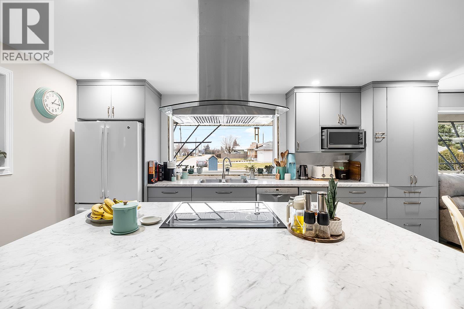 1220 Cedar Street, Creston, British Columbia  V0B 1G3 - Photo 4 - 10374940